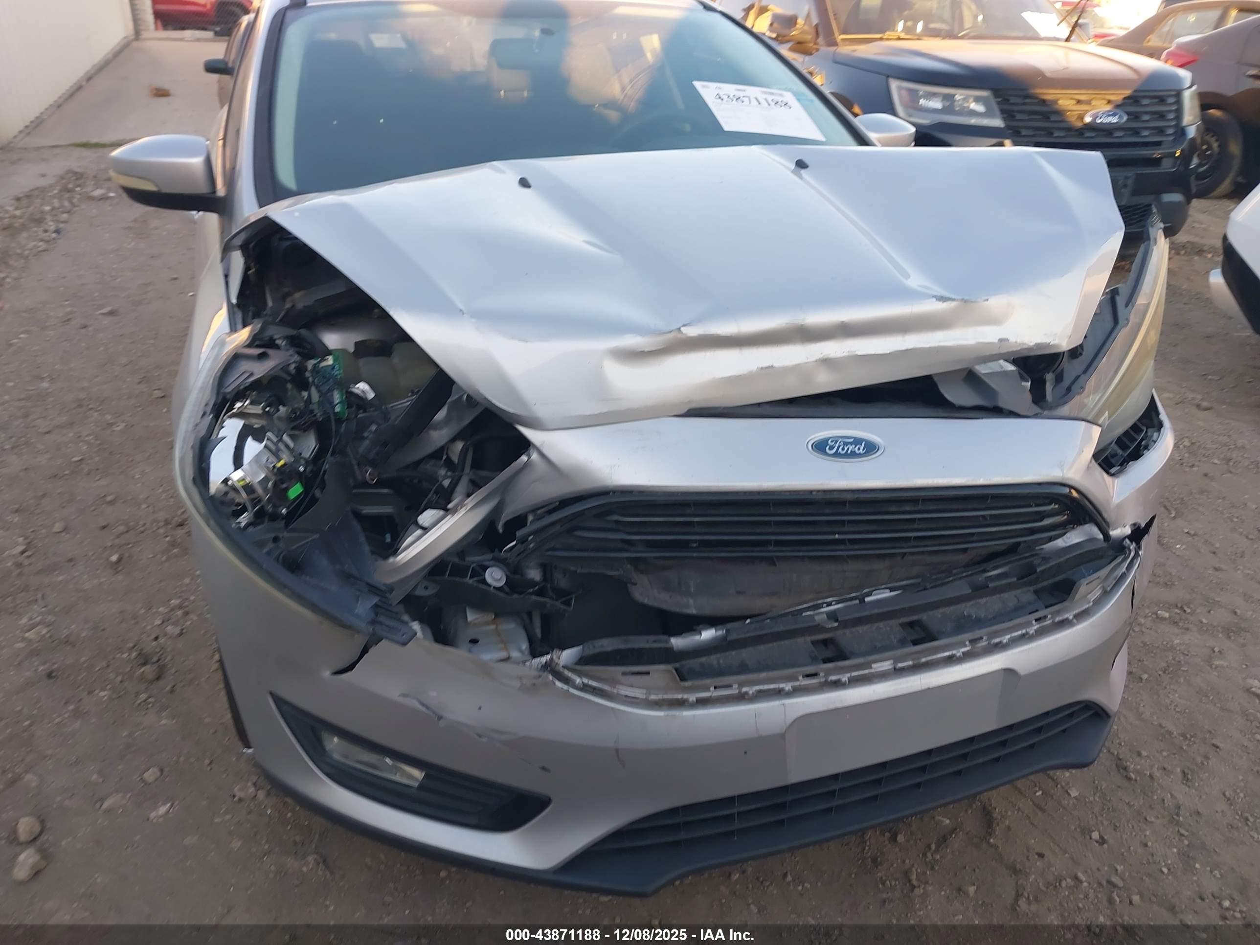 FORD FOCUS image 6