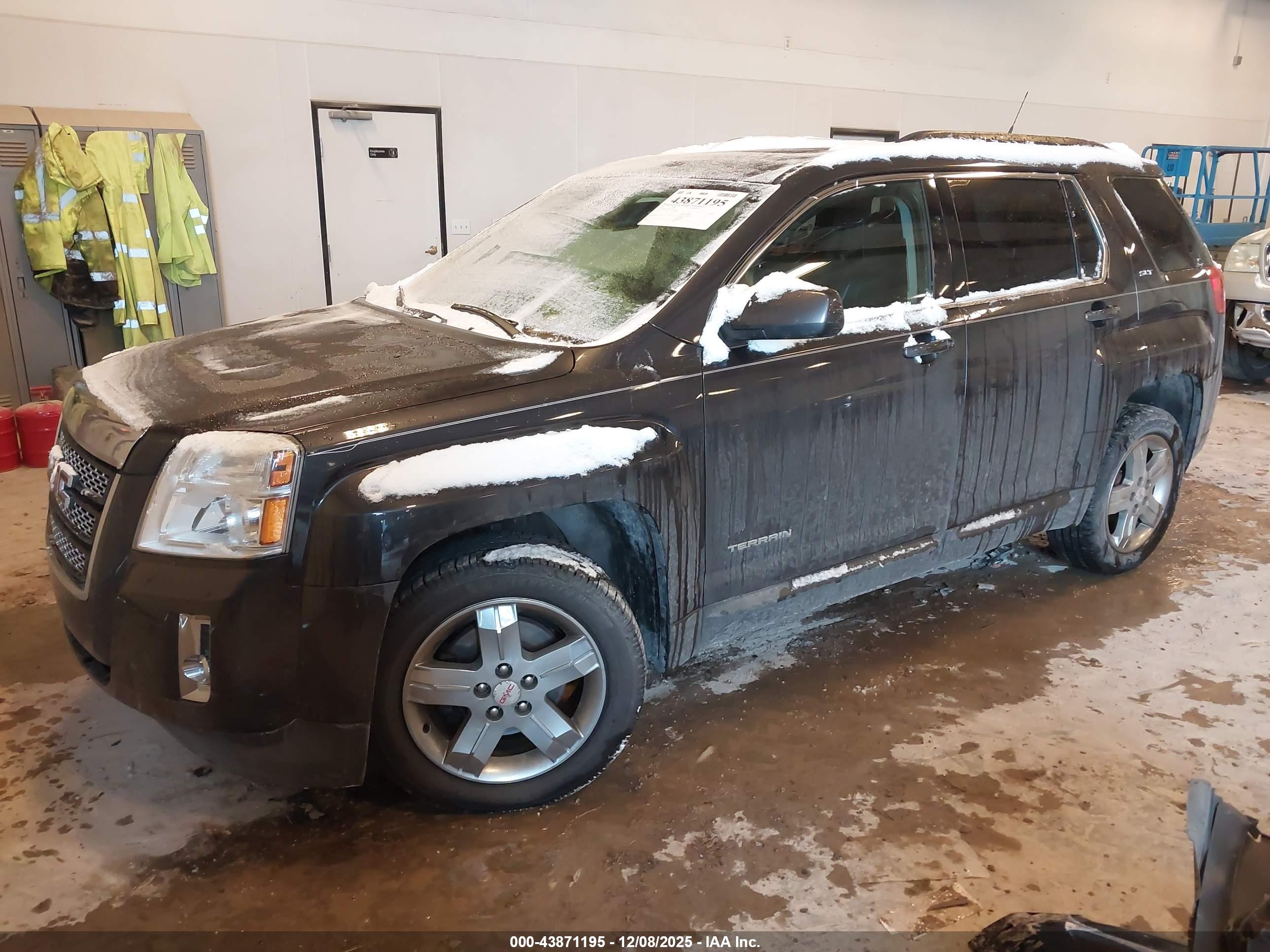 GMC TERRAIN image 2