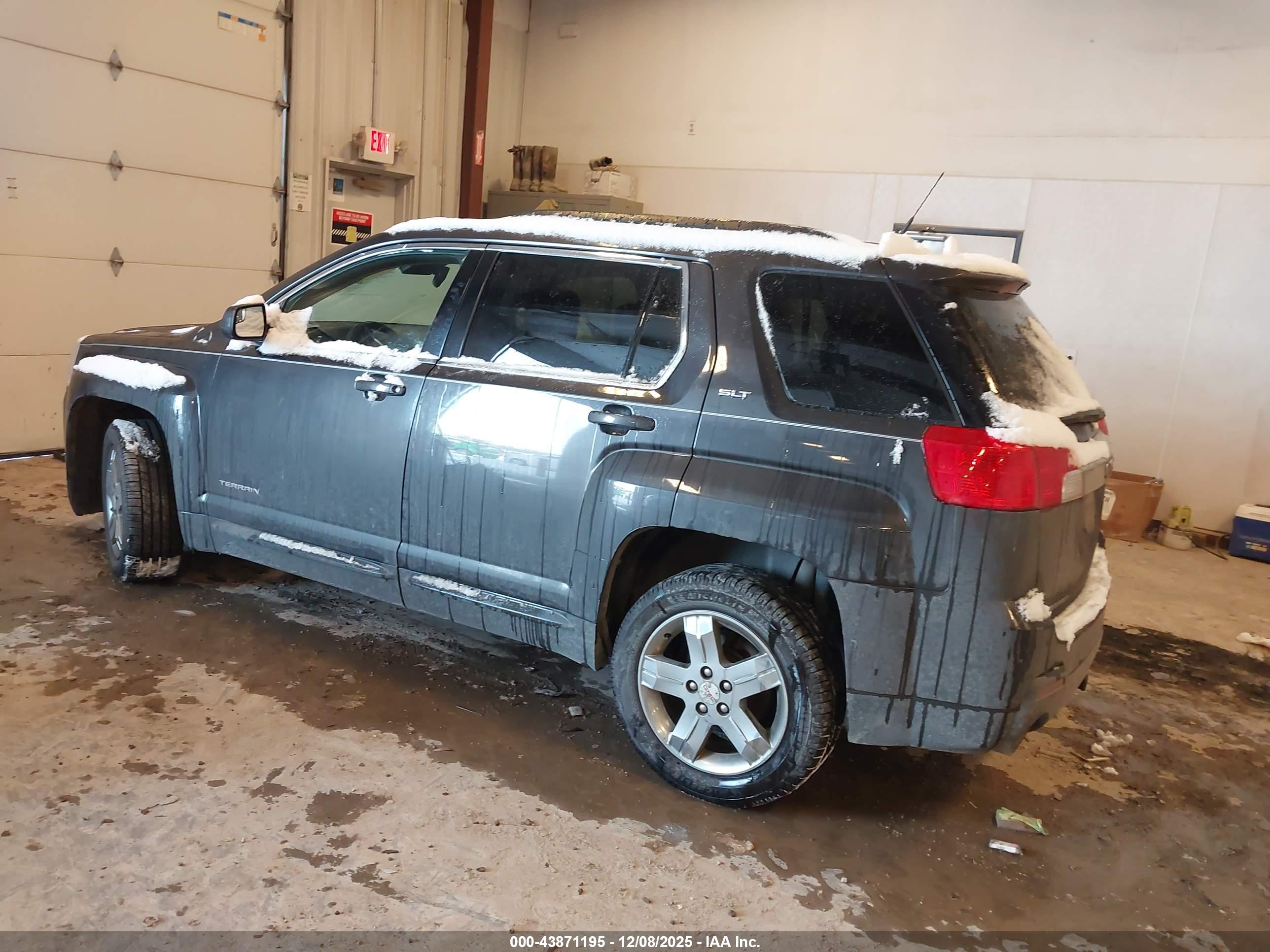GMC TERRAIN image 3