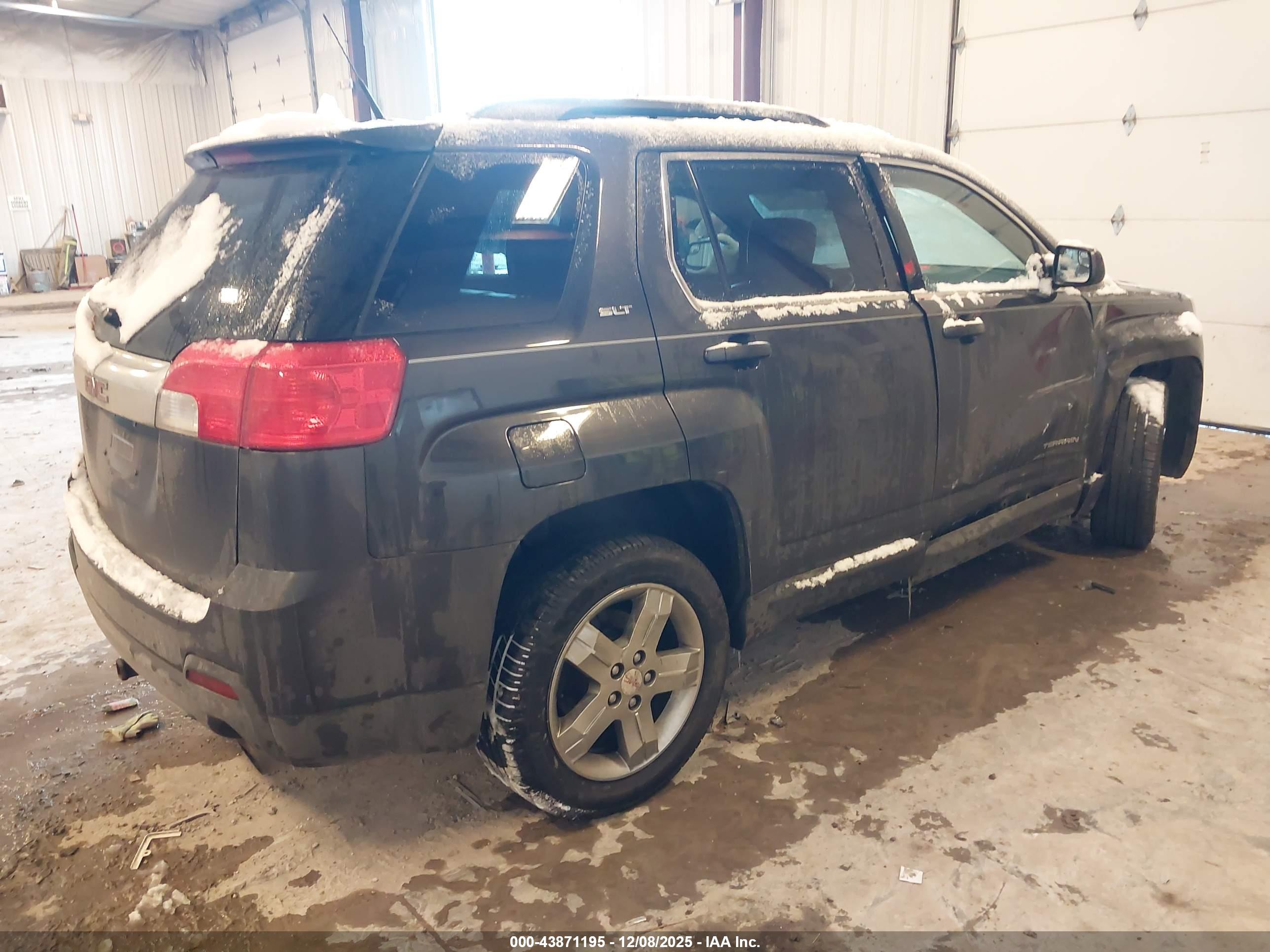 GMC TERRAIN image 4