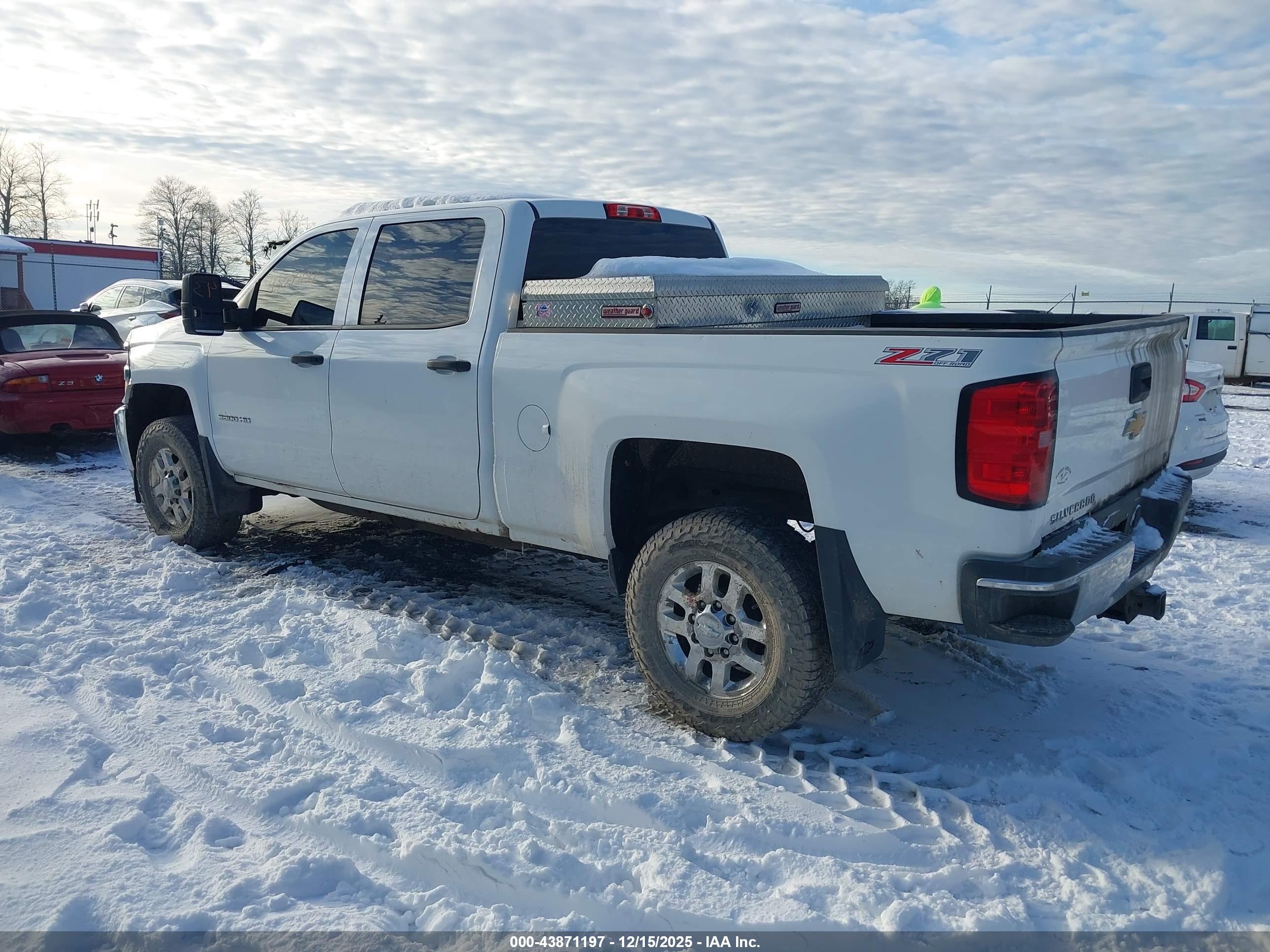 CHEVROLET SILVERADO image 3