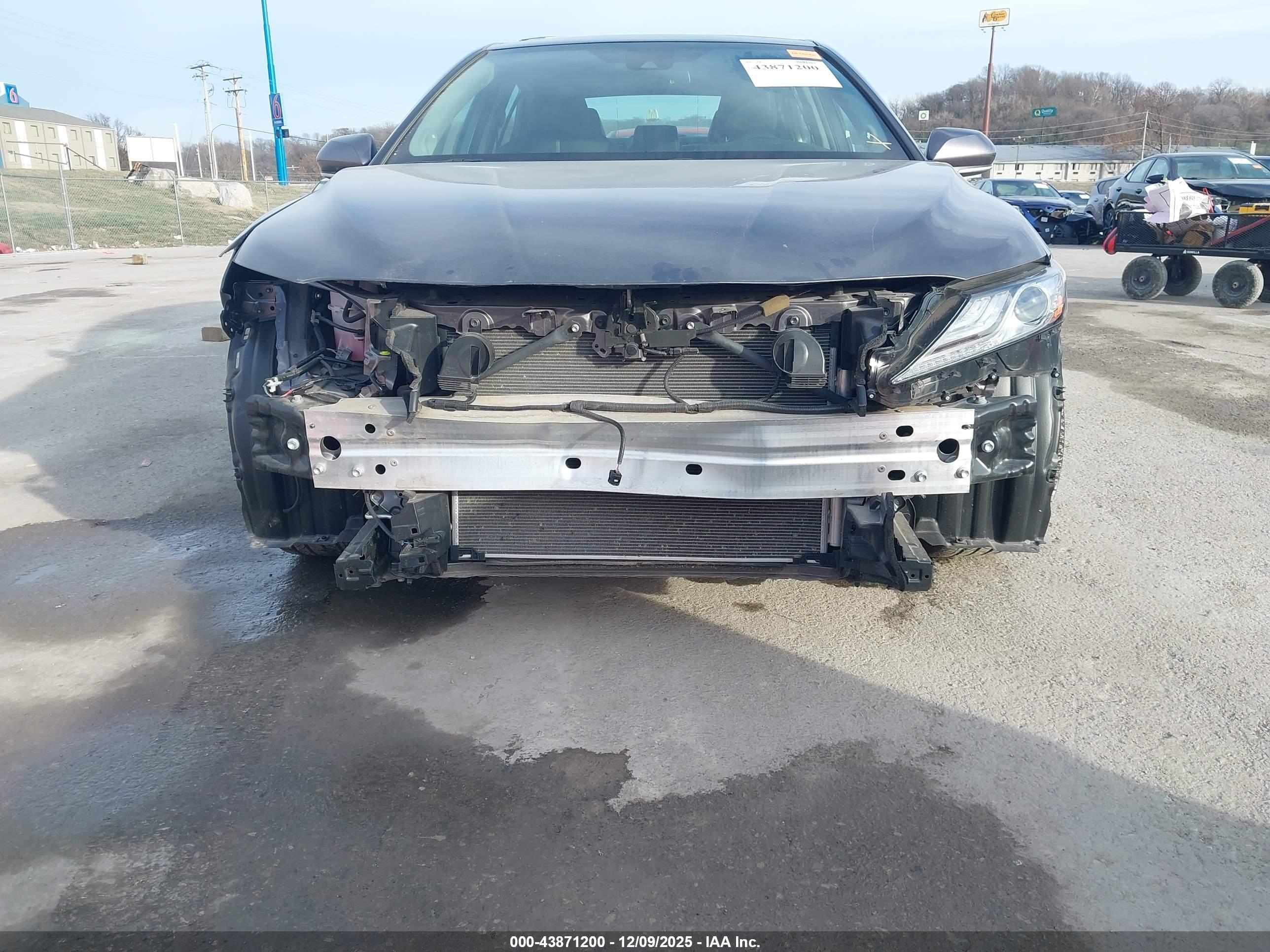 TOYOTA CAMRY image 6