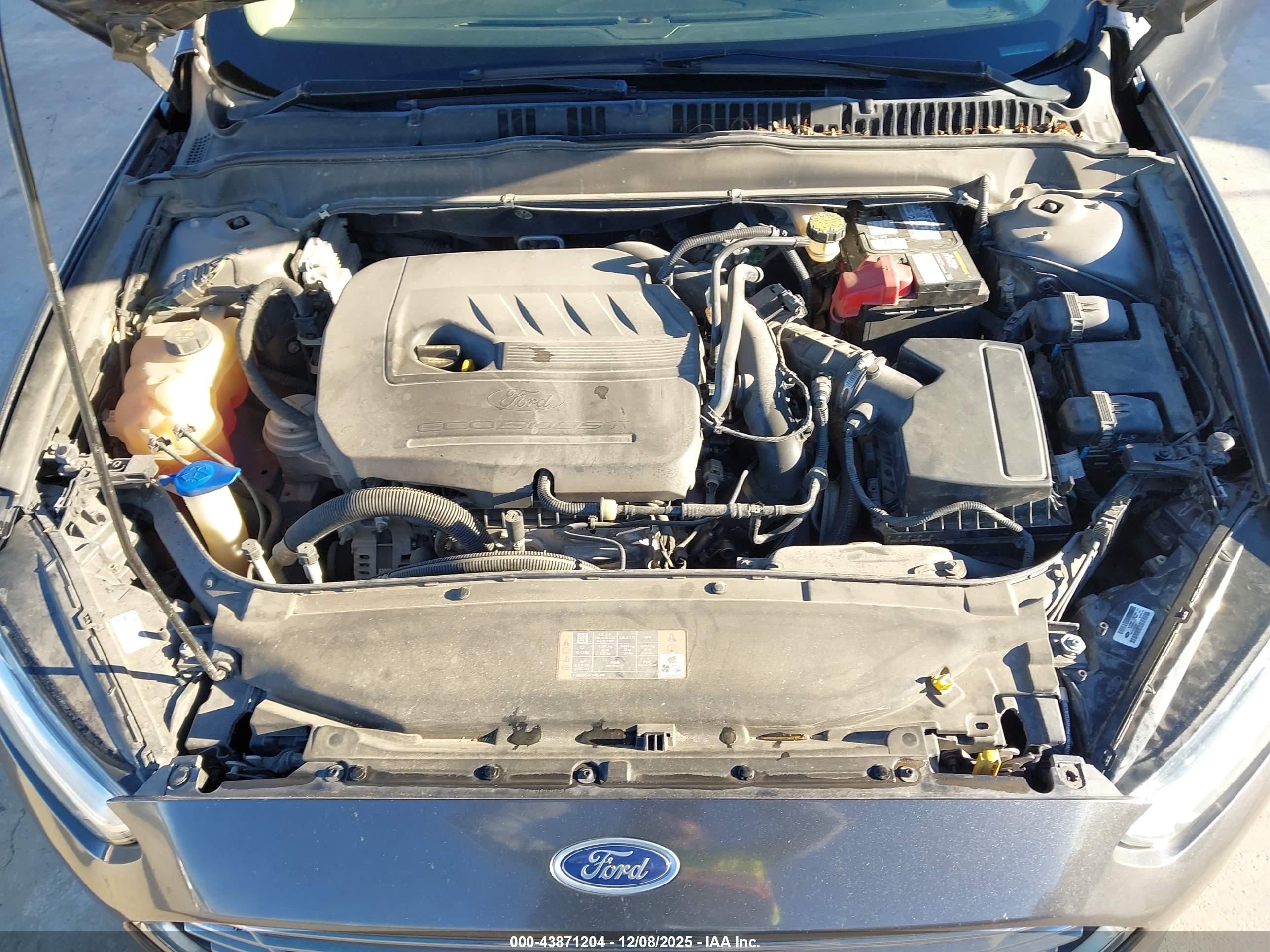 FORD FUSION image 10