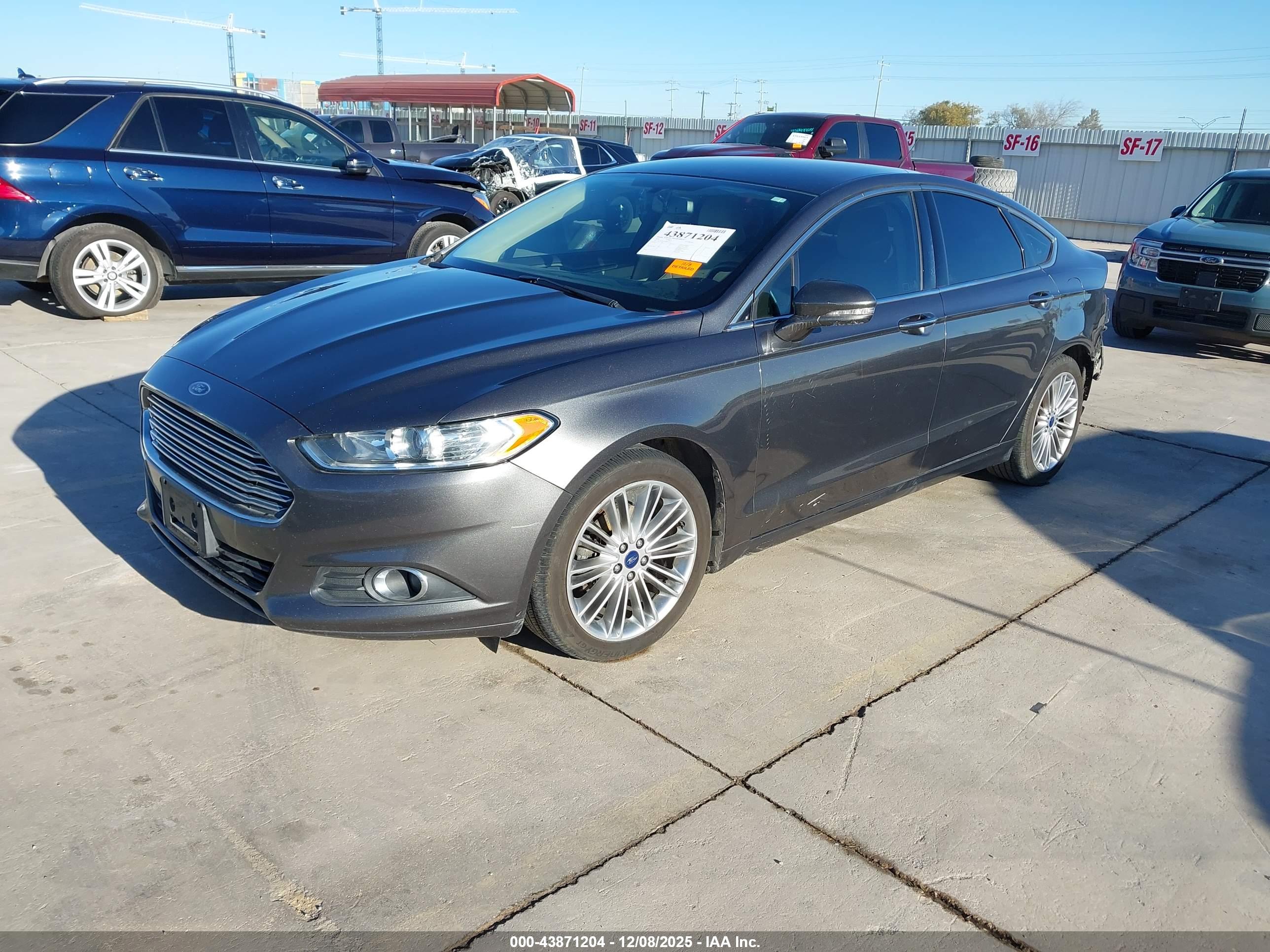 FORD FUSION image 2
