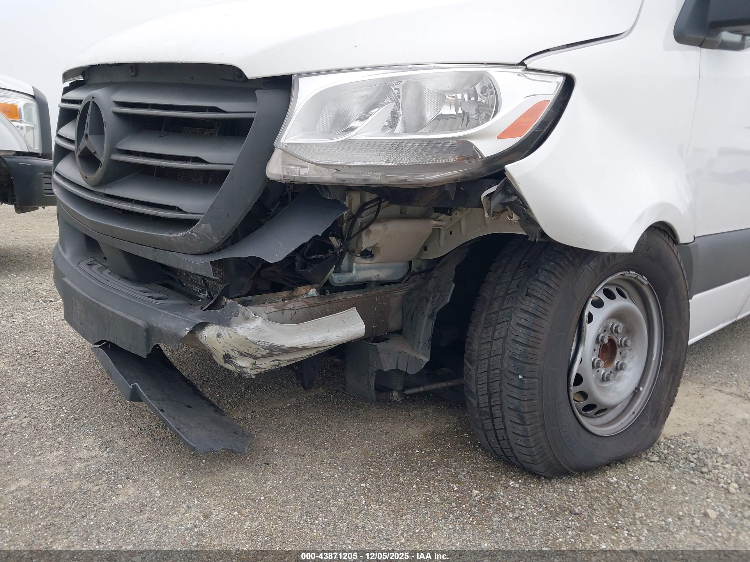 MERCEDES-BENZ SPRINTER image 6