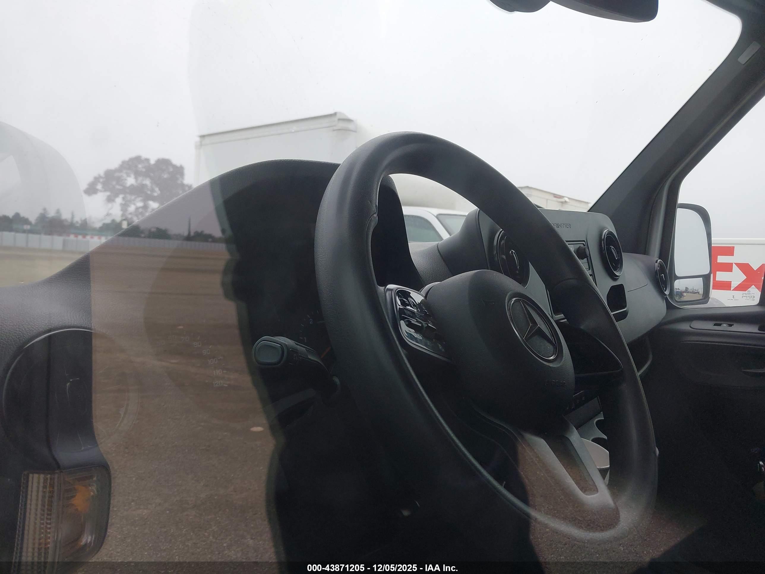 MERCEDES-BENZ SPRINTER image 7