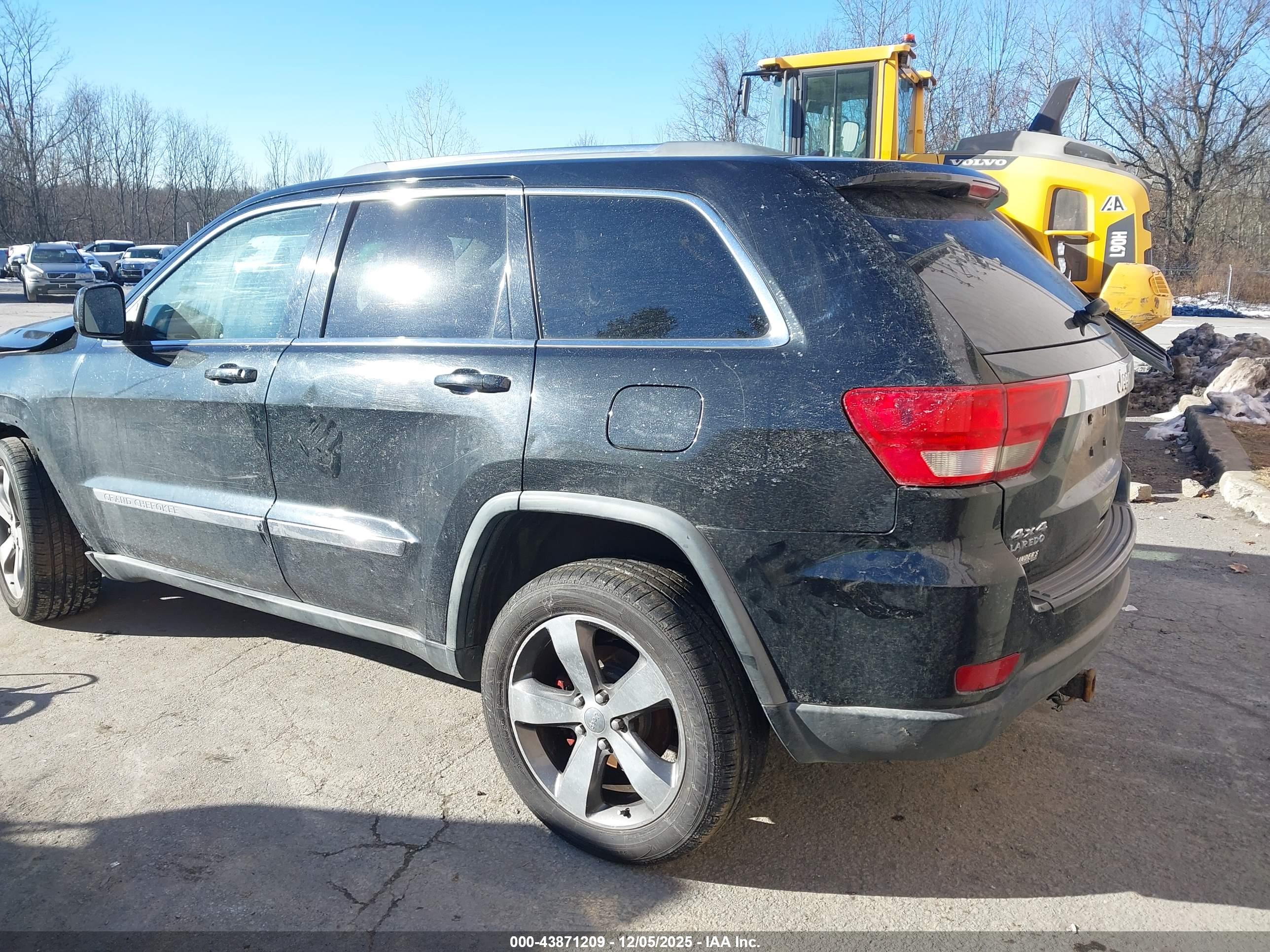 JEEP GRAND image 3