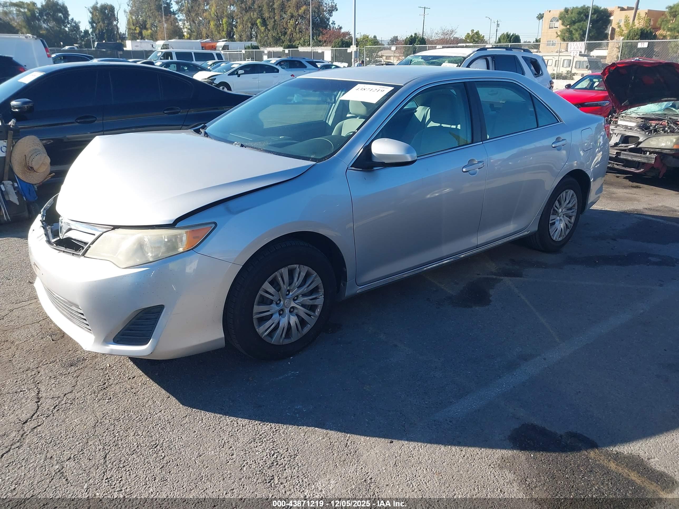 TOYOTA CAMRY image 2