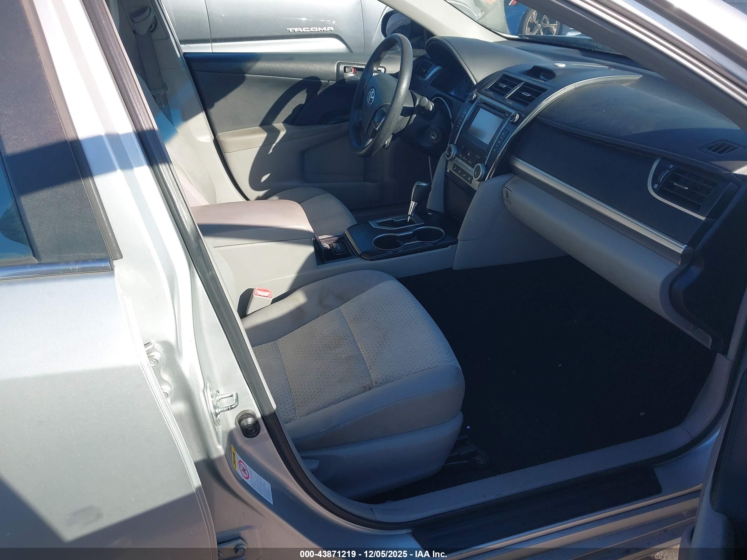 TOYOTA CAMRY image 5