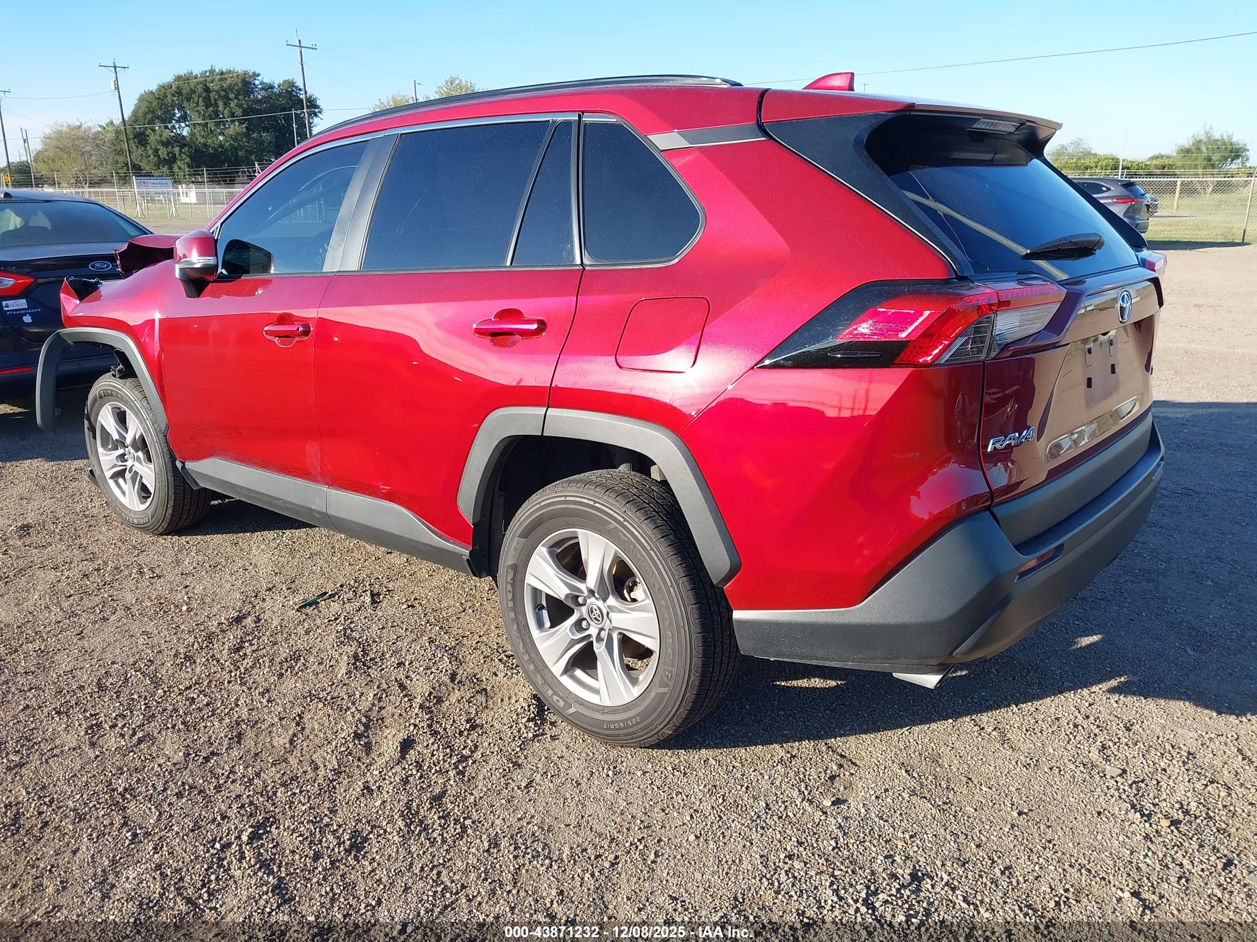TOYOTA RAV4 image 3