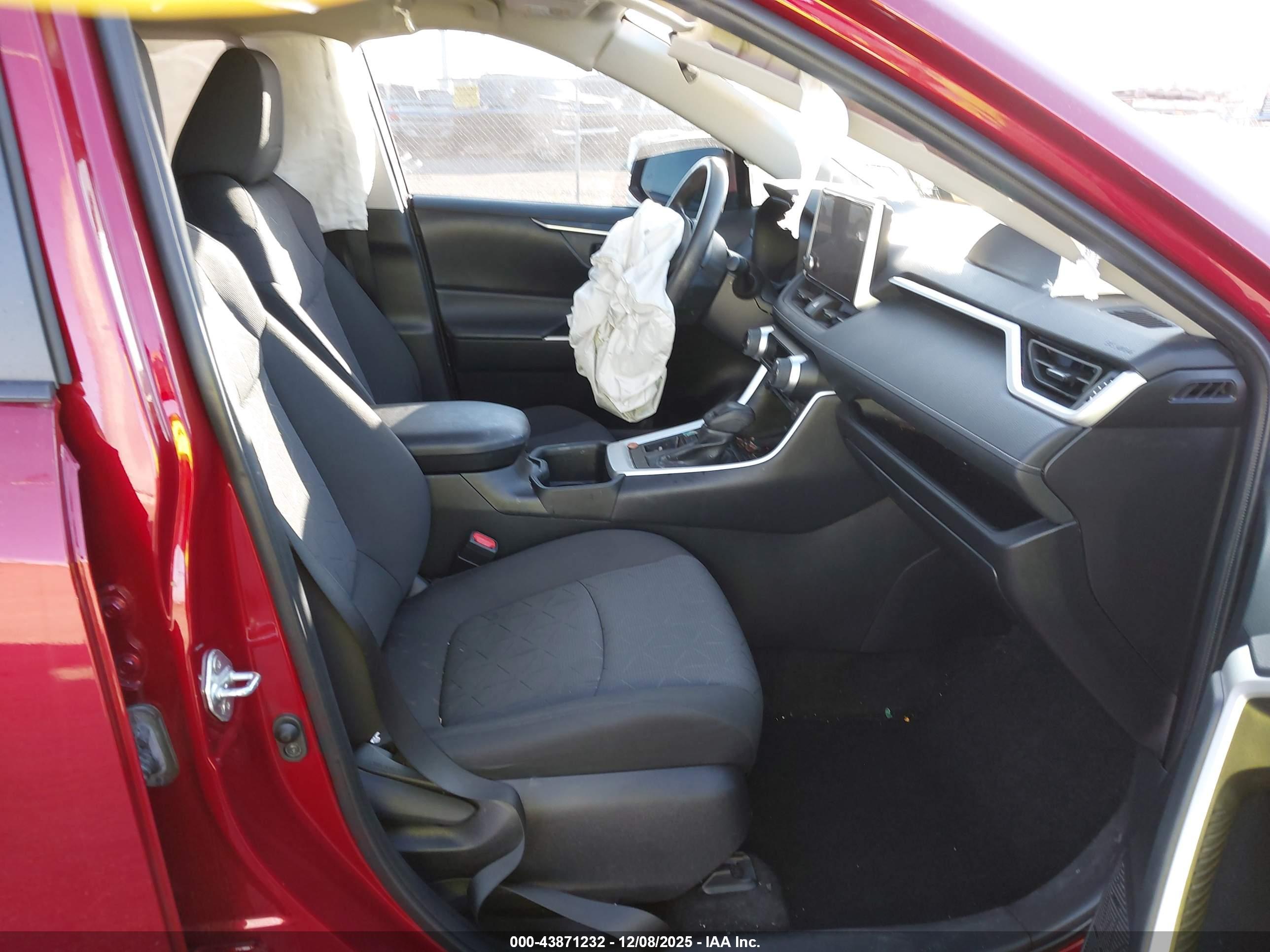 TOYOTA RAV4 image 5