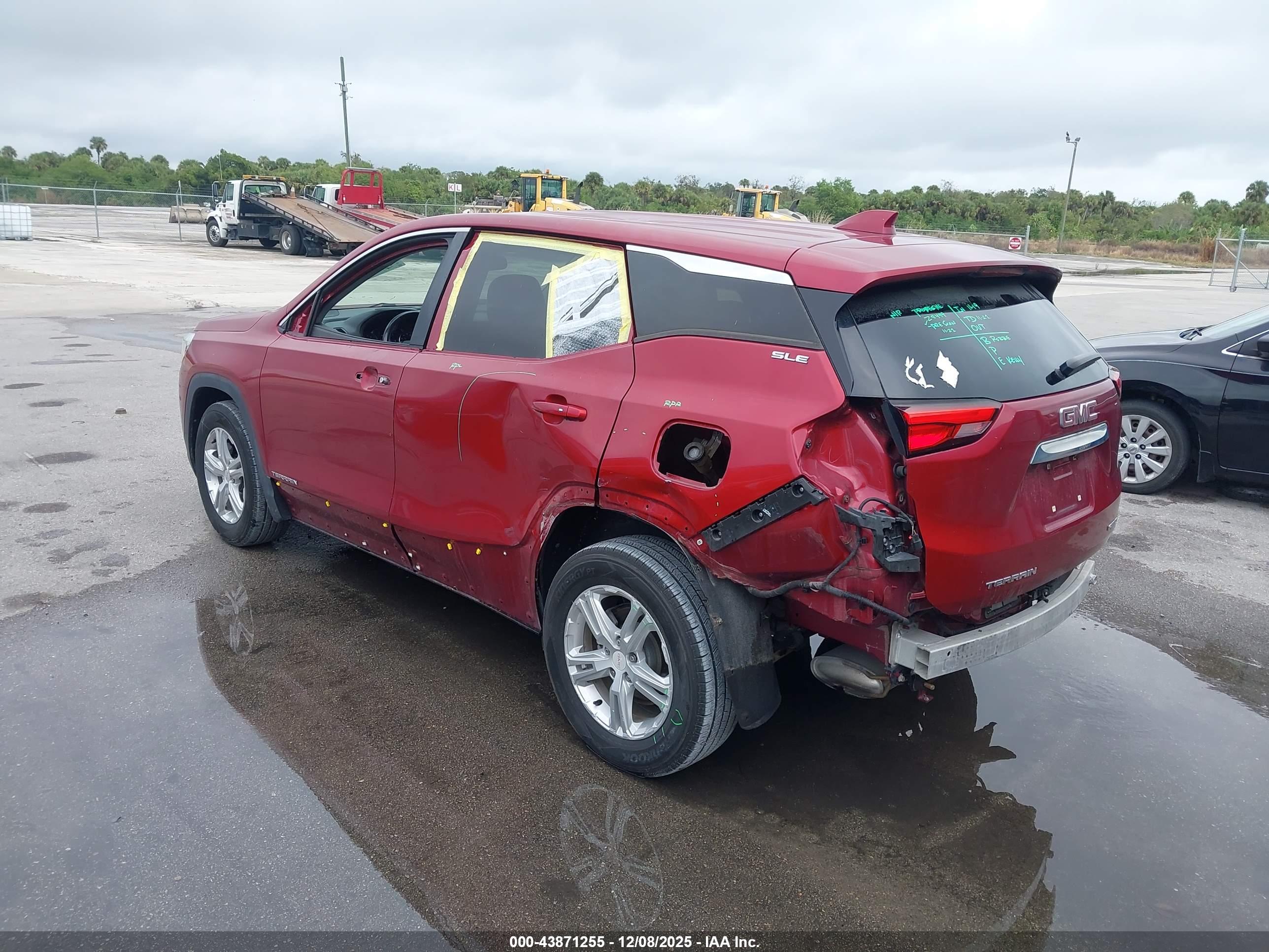GMC TERRAIN image 3