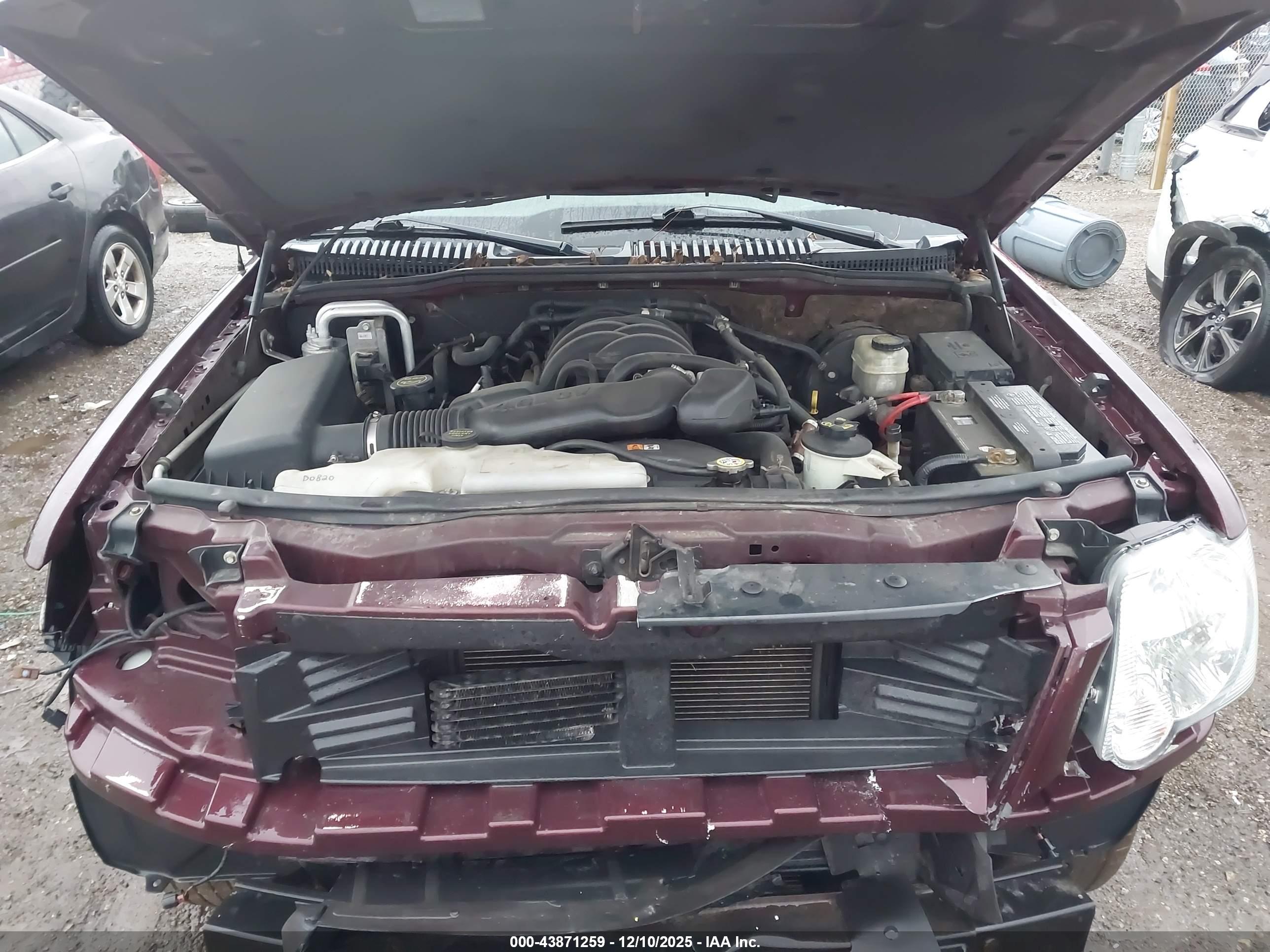 FORD EXPLORER image 10