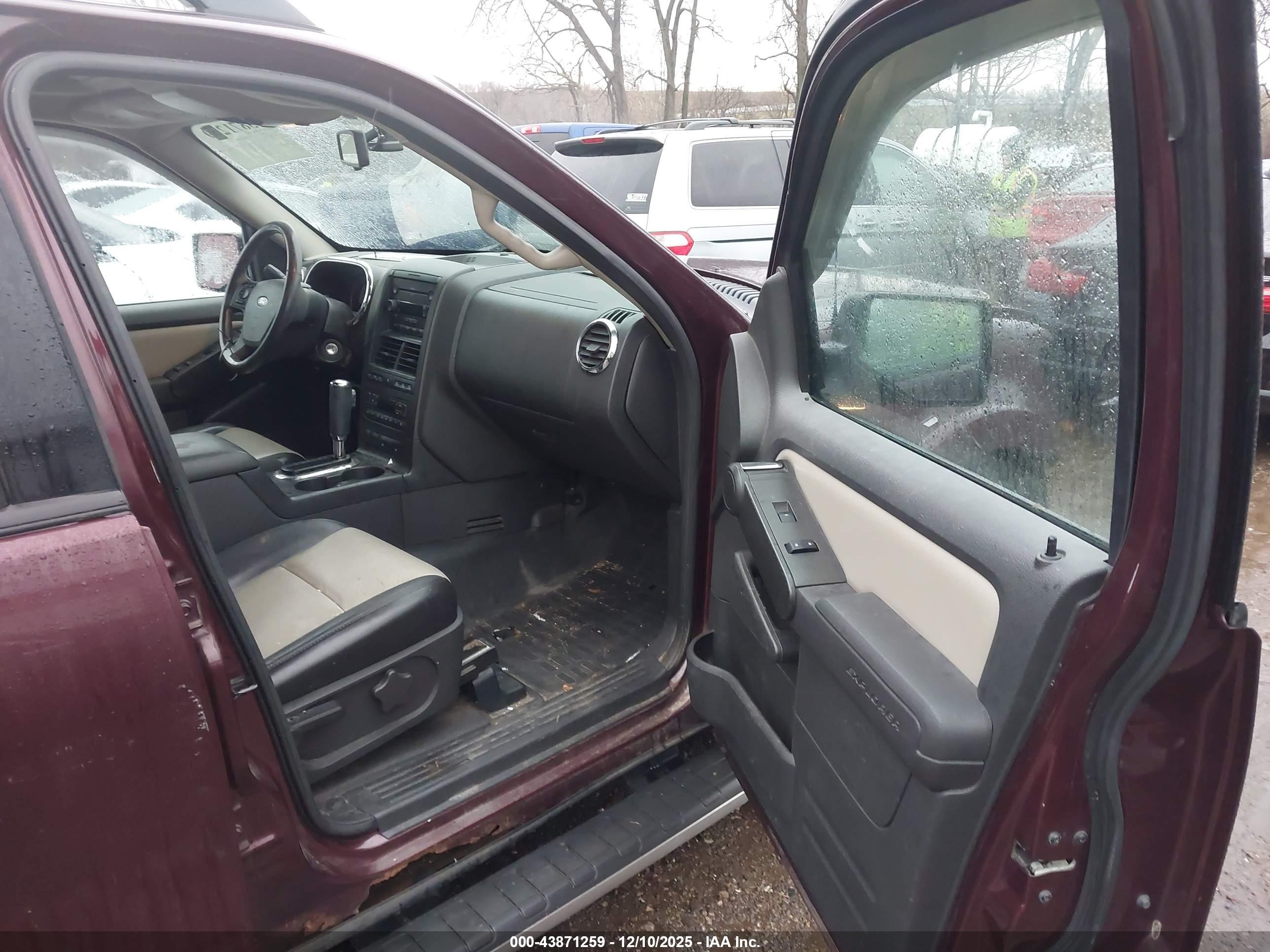 FORD EXPLORER image 5