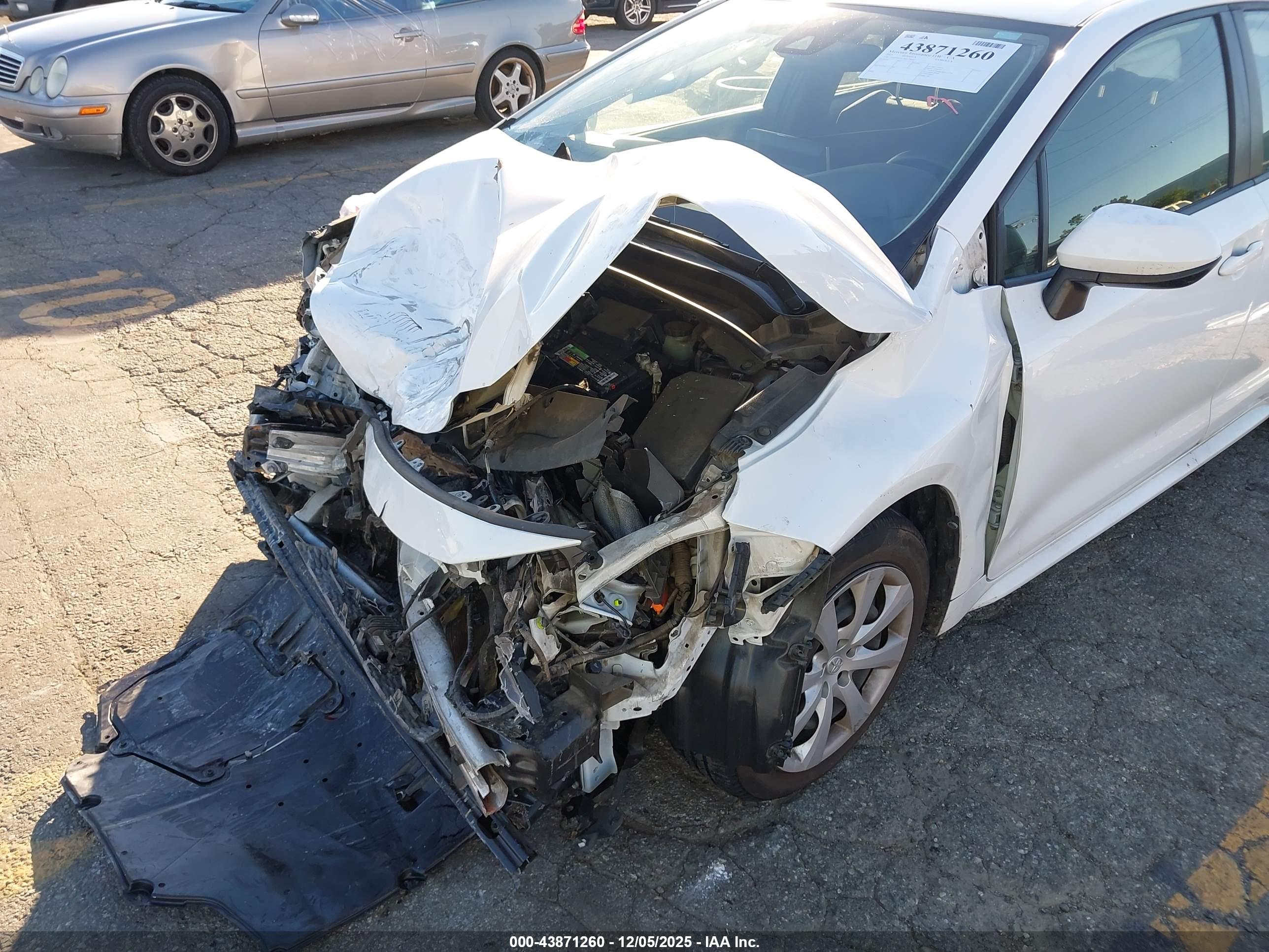 TOYOTA COROLLA image 6