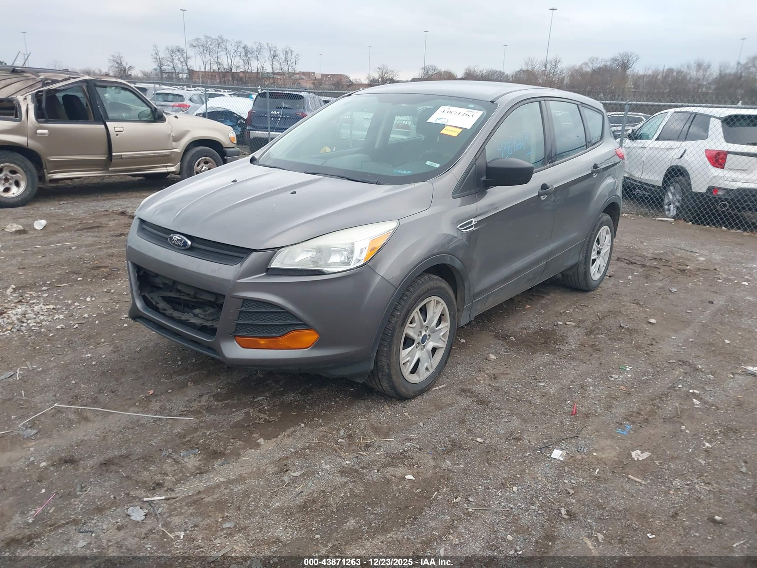 FORD ESCAPE image 2
