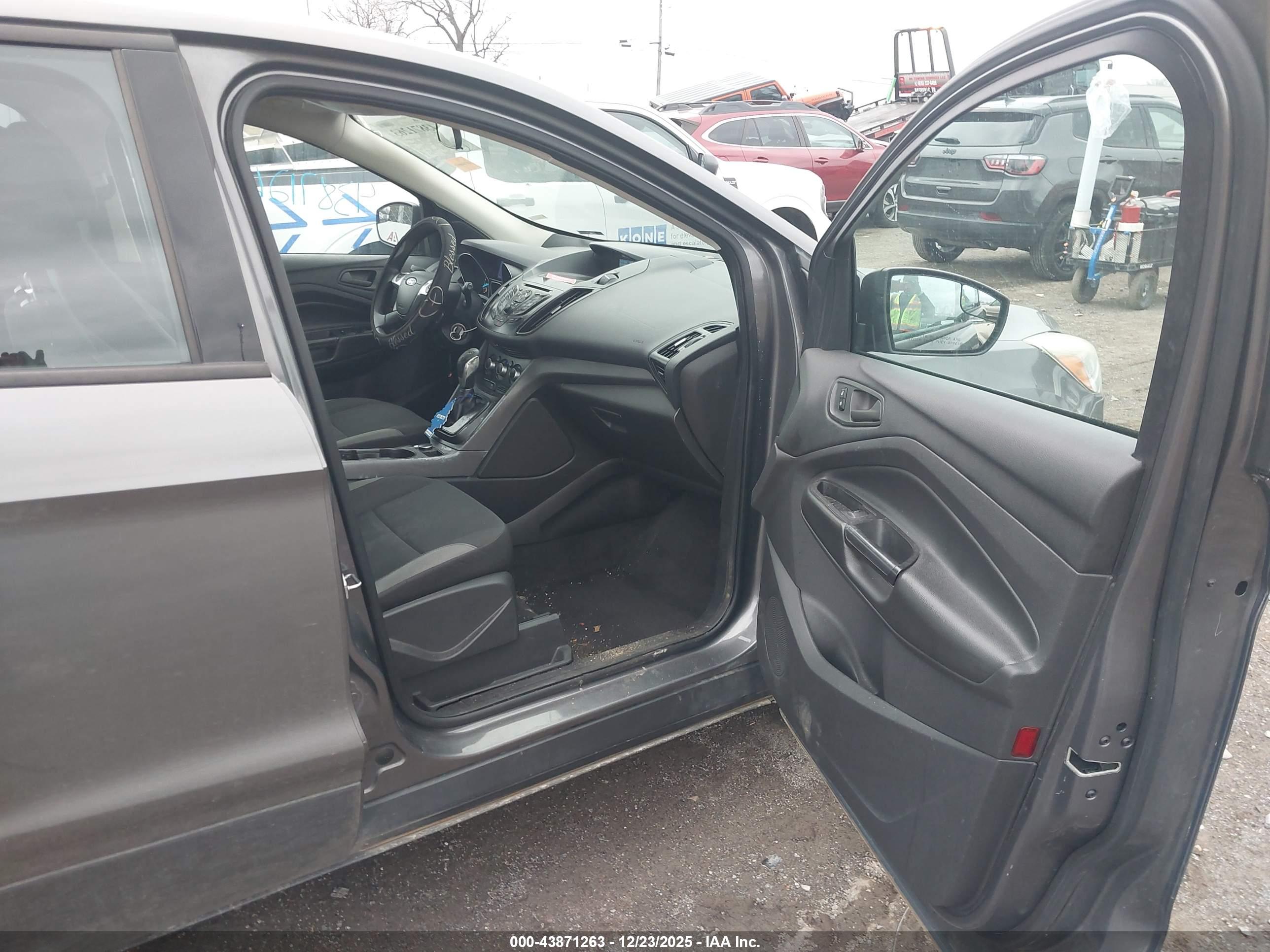FORD ESCAPE image 5