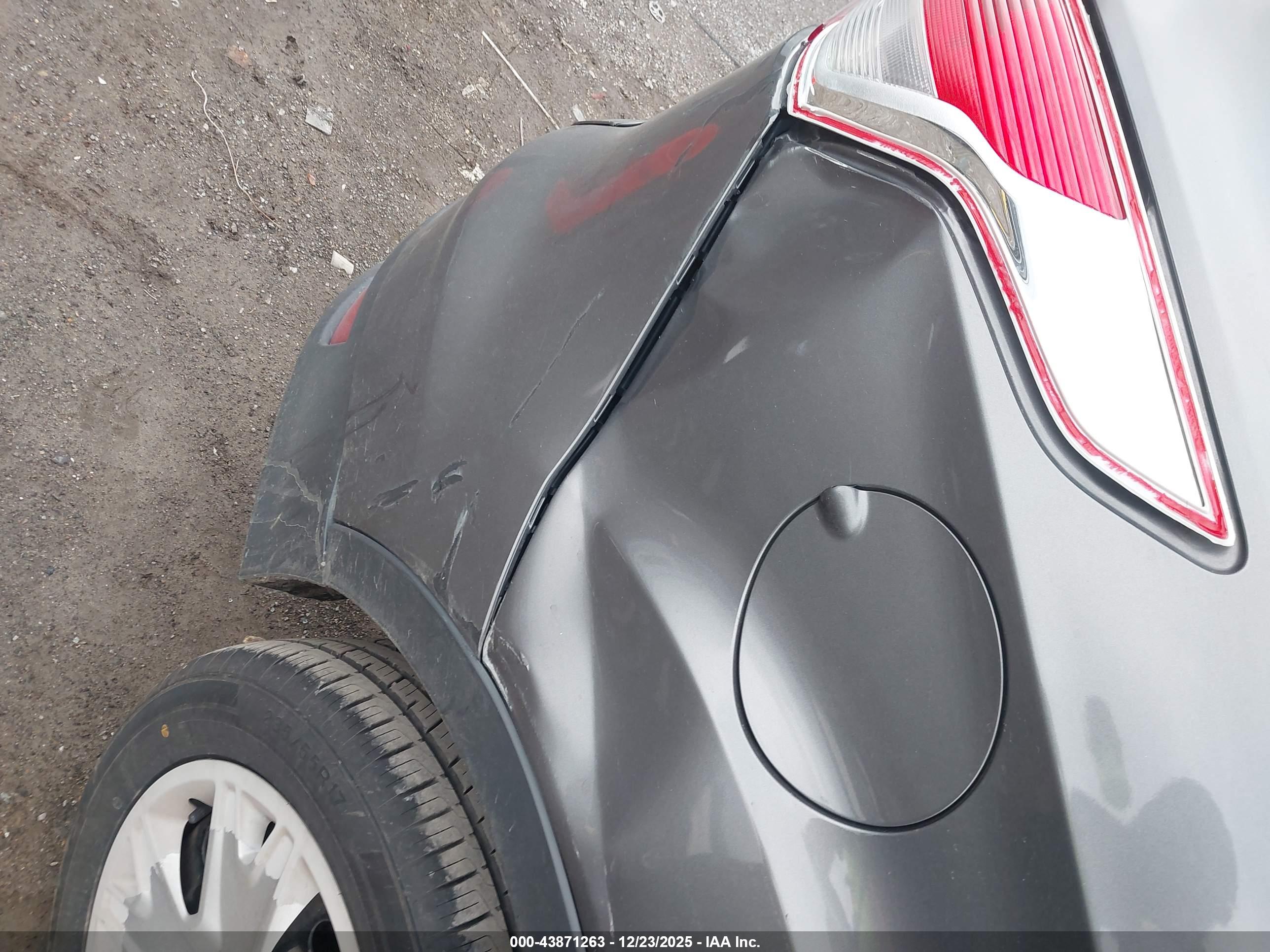 FORD ESCAPE image 6