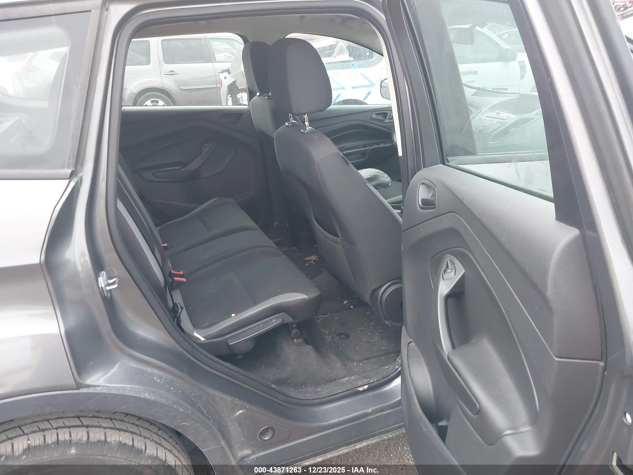 FORD ESCAPE image 8