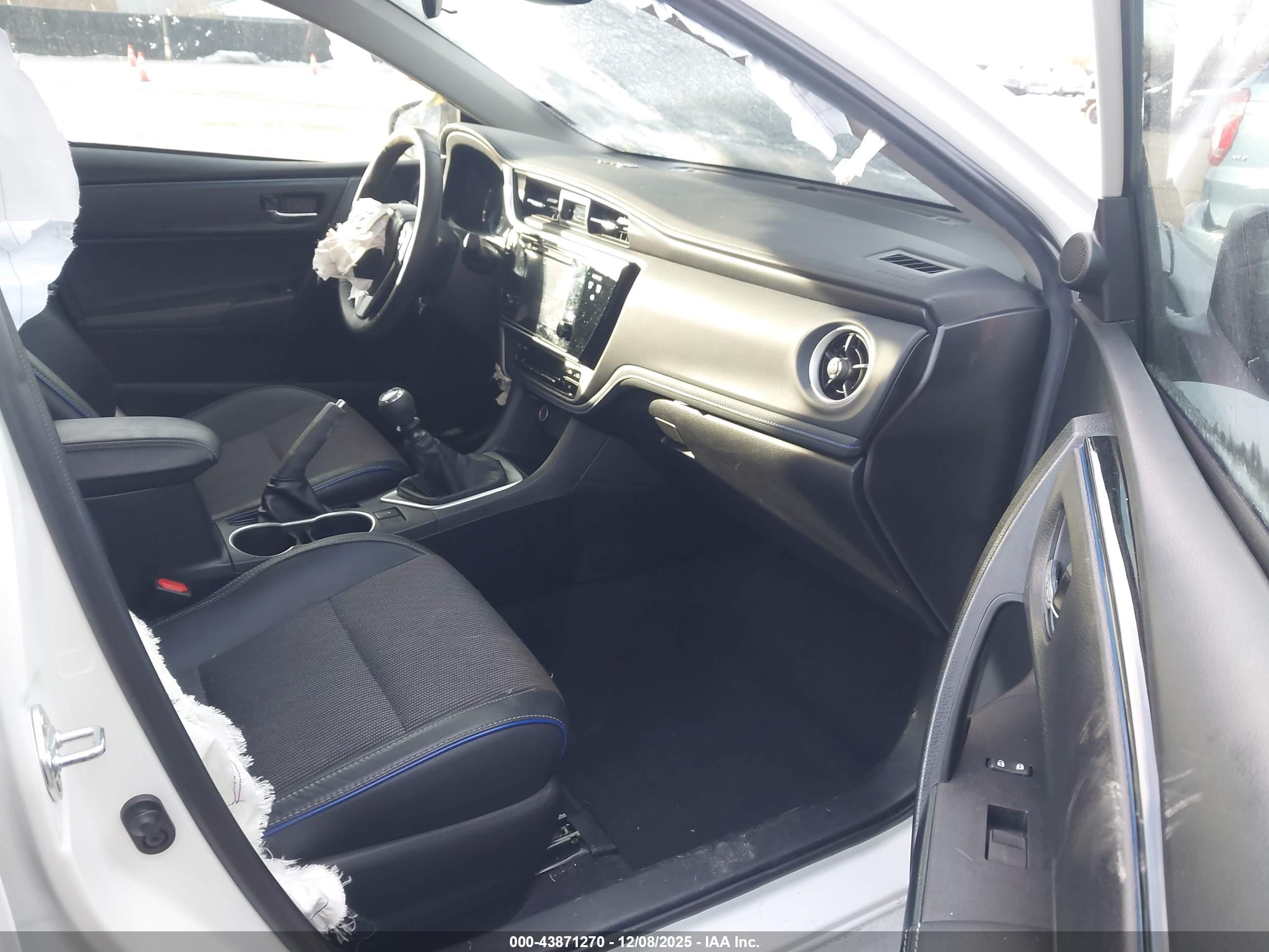 TOYOTA COROLLA image 5