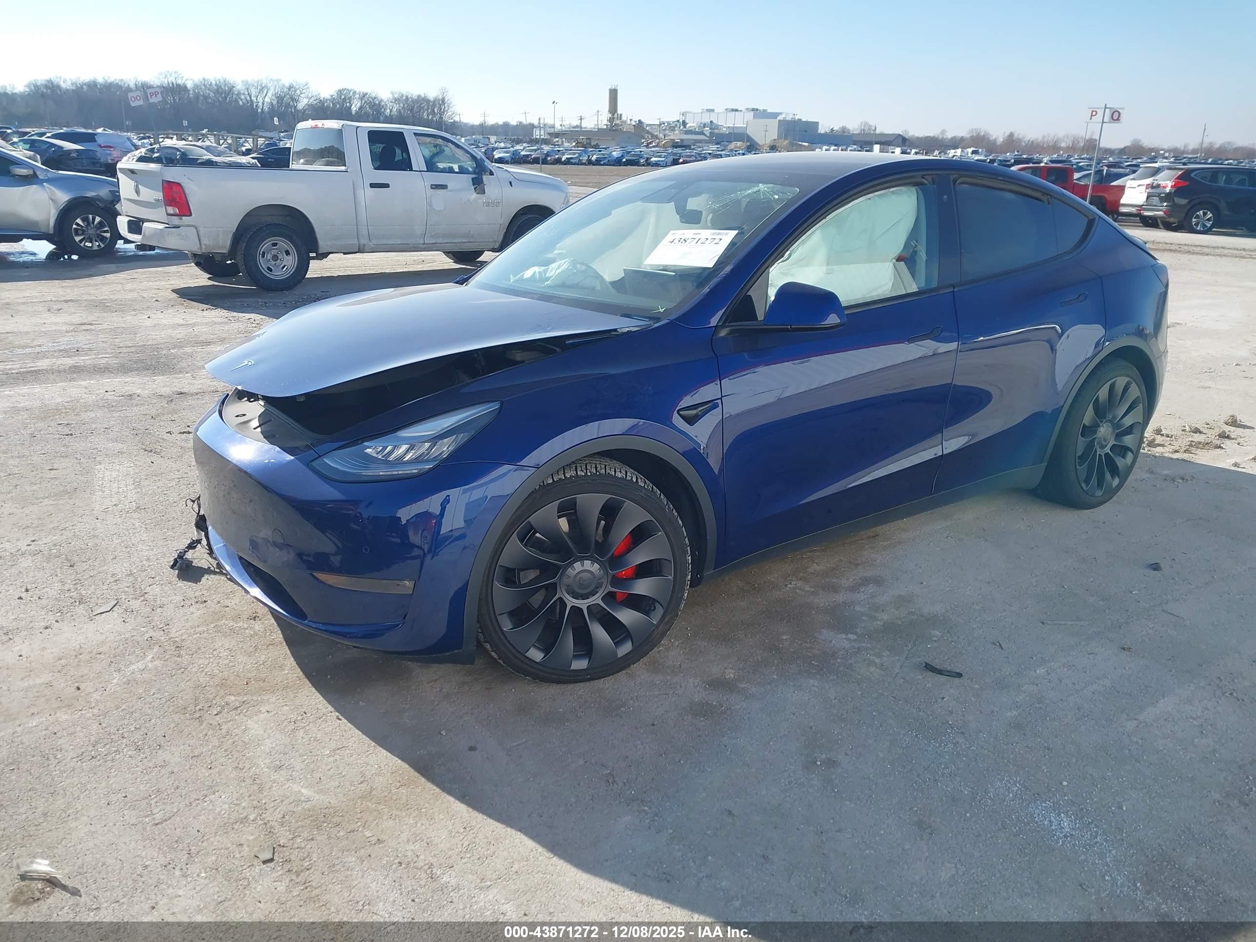 TESLA MODEL image 2