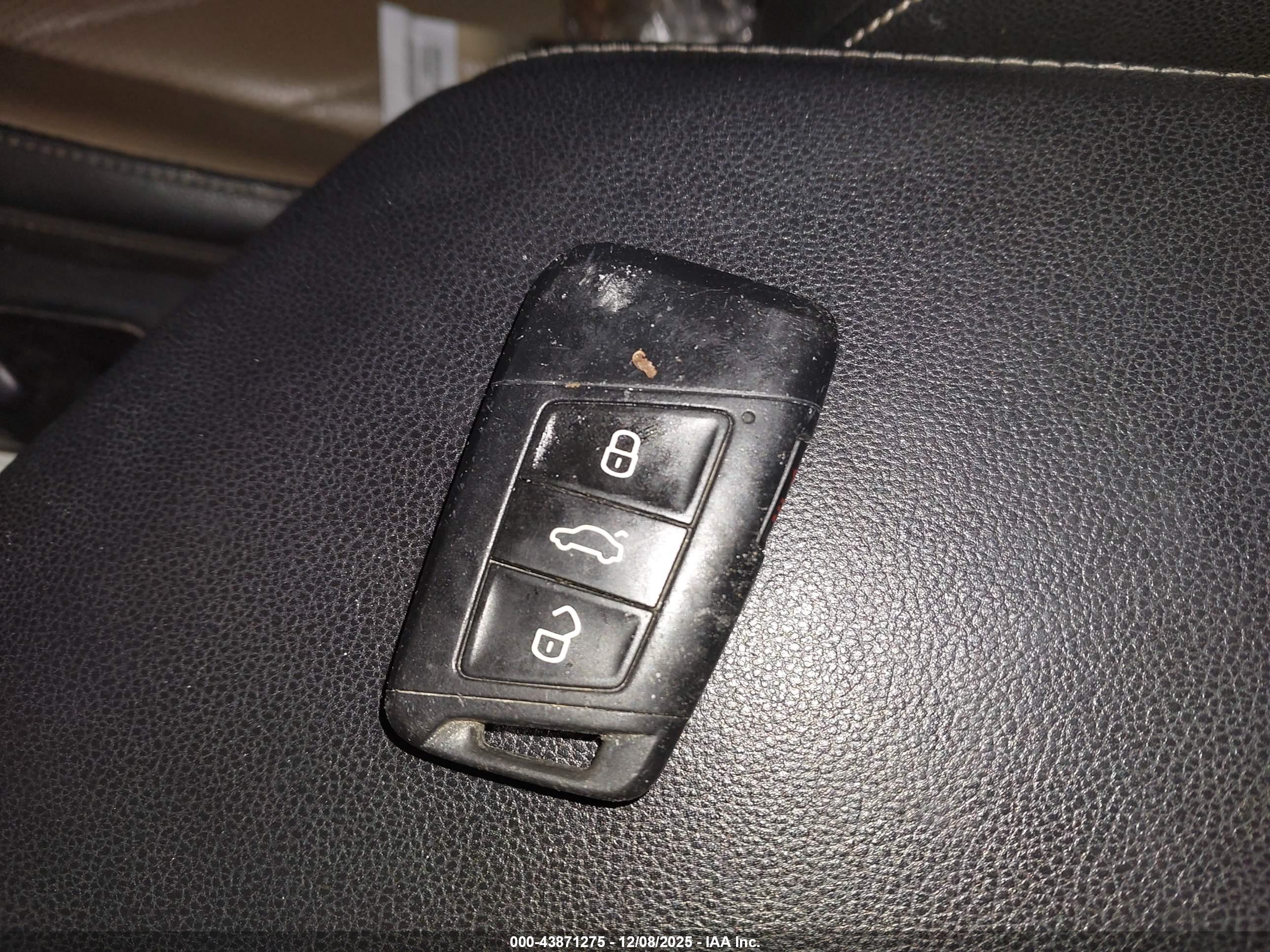 VOLKSWAGEN JETTA image 11