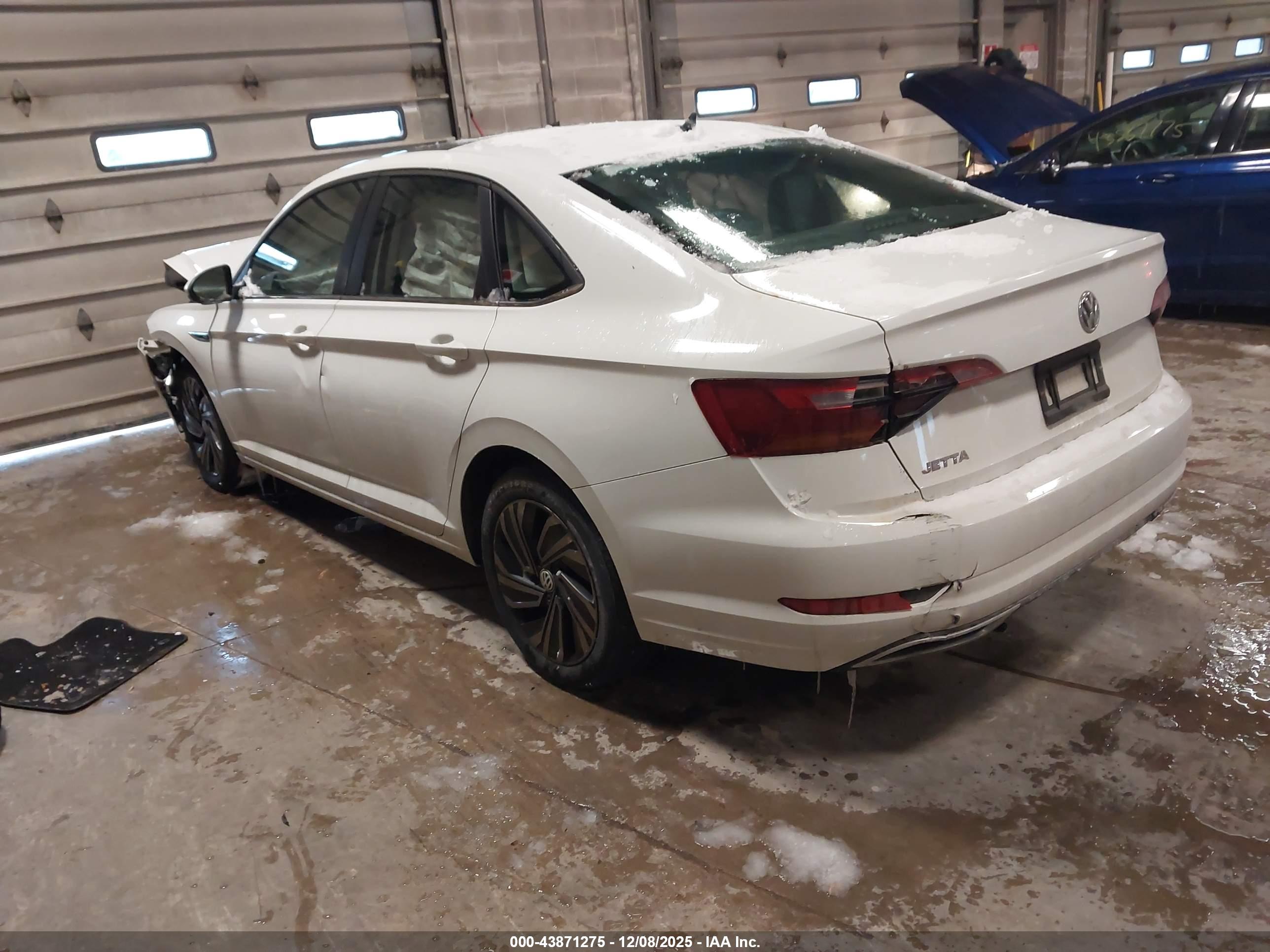 VOLKSWAGEN JETTA image 3
