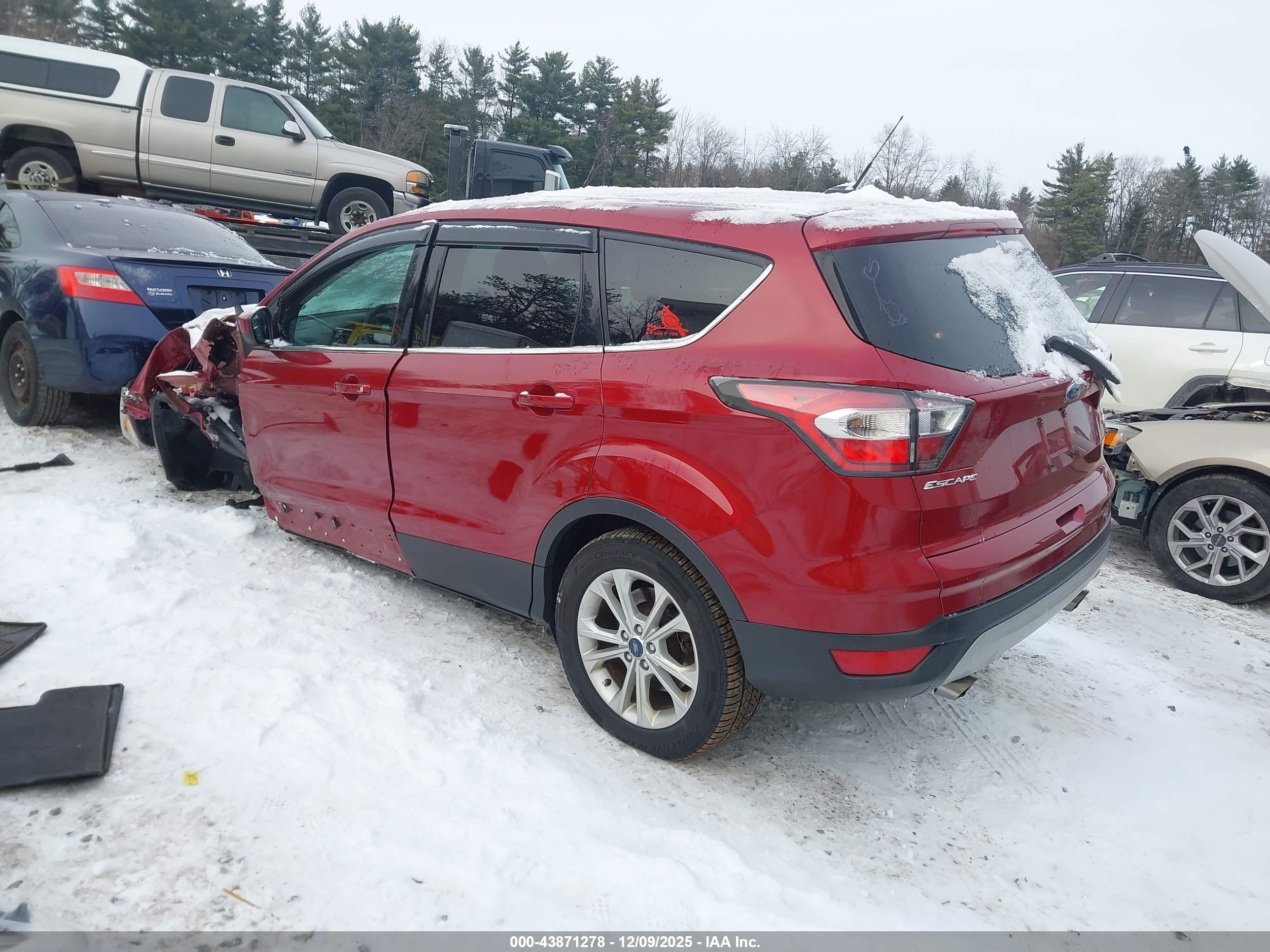 FORD ESCAPE image 3