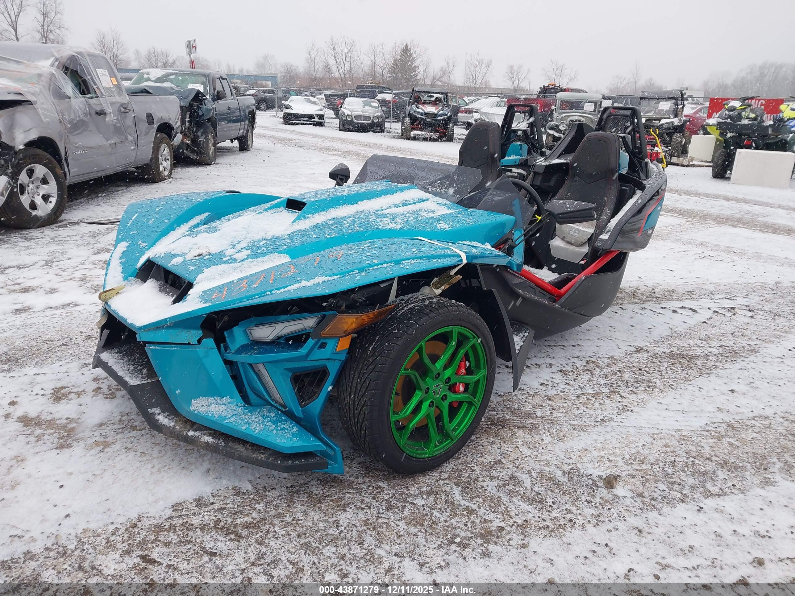 POLARIS SLINGSHOT image 2