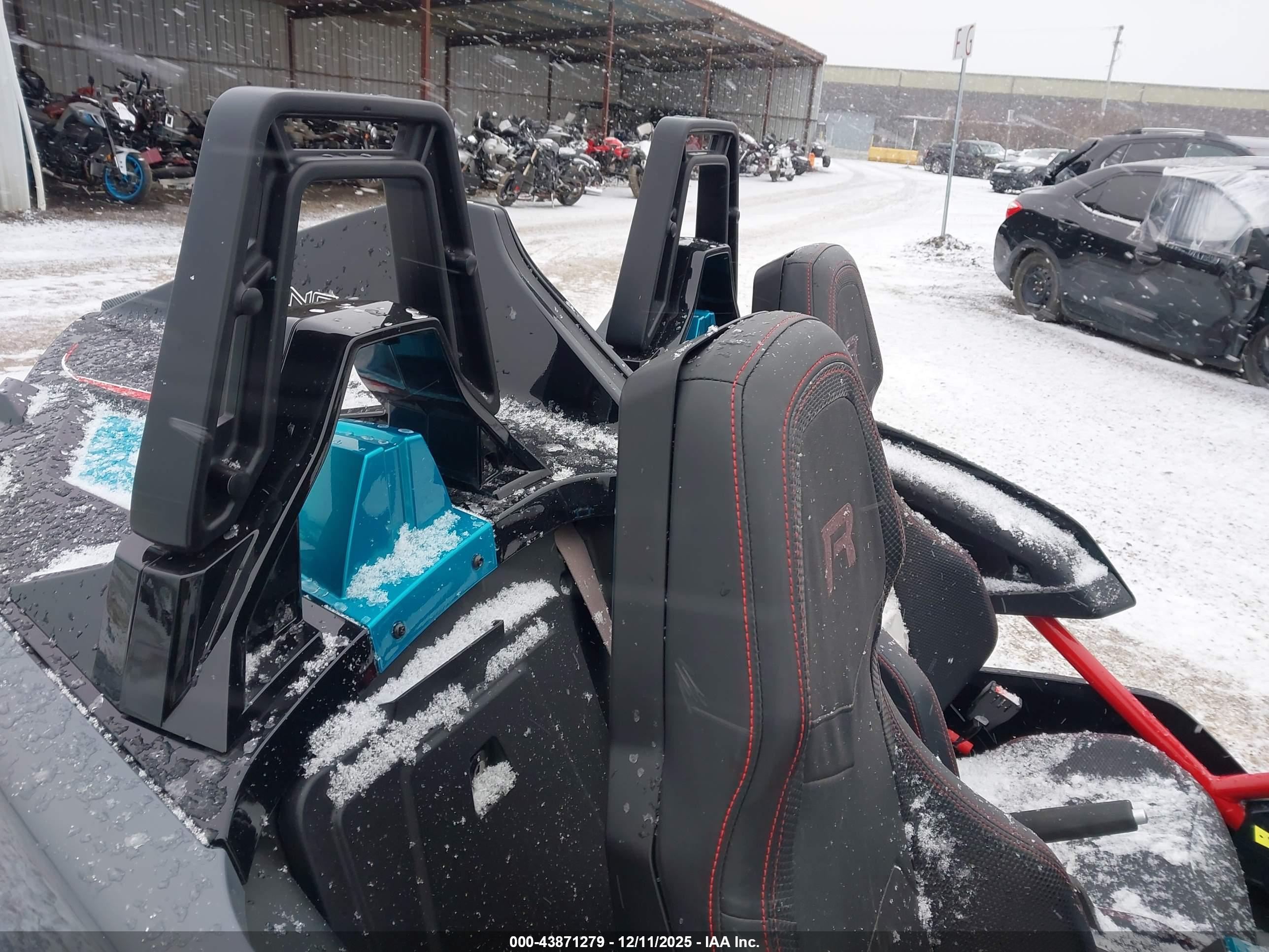 POLARIS SLINGSHOT image 8