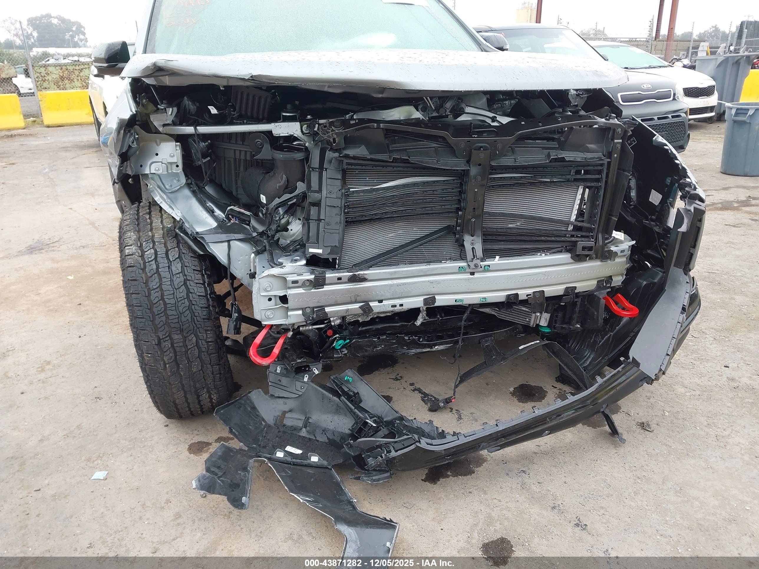 CHEVROLET TRAVERSE image 6