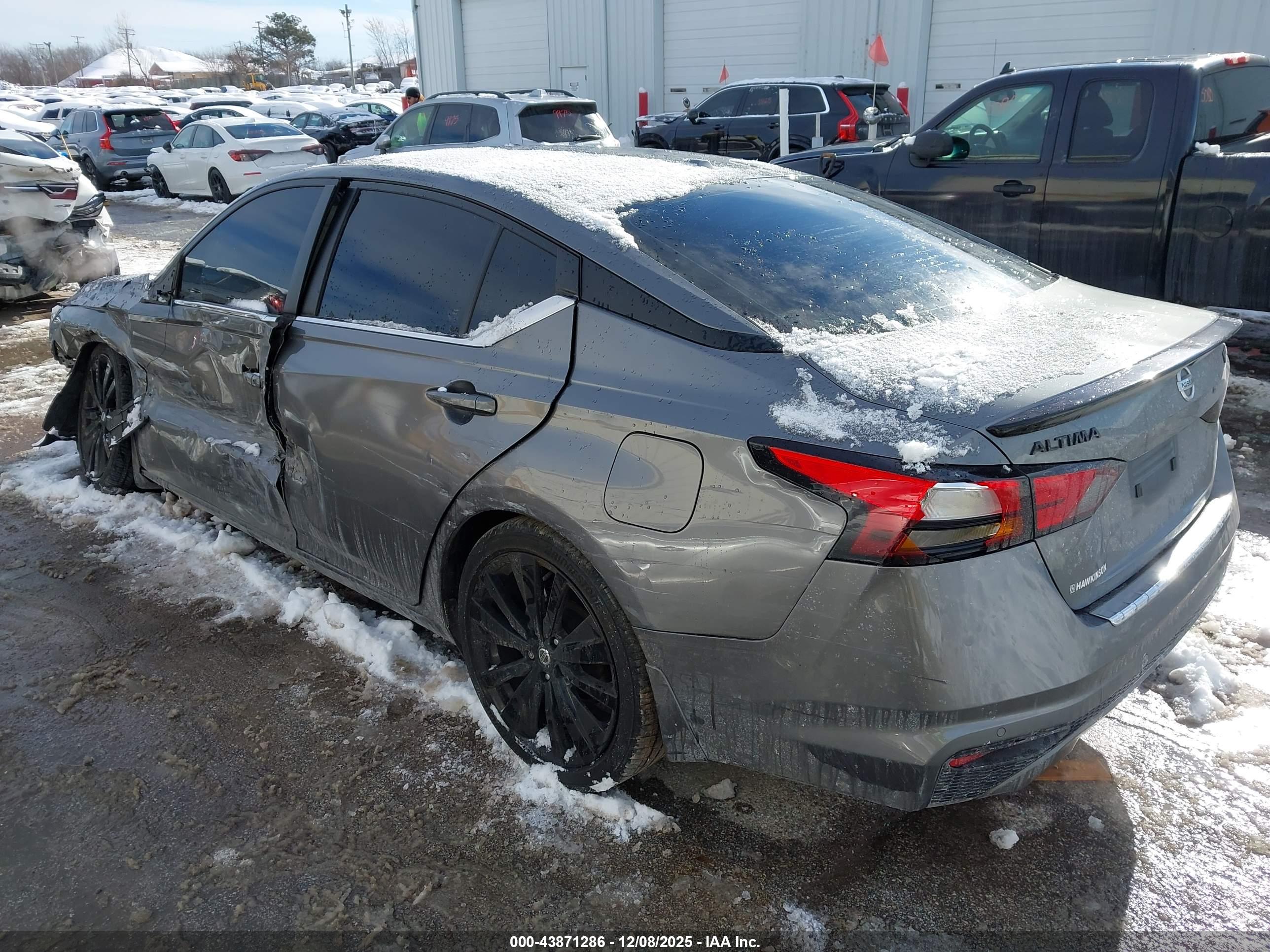 NISSAN ALTIMA image 3