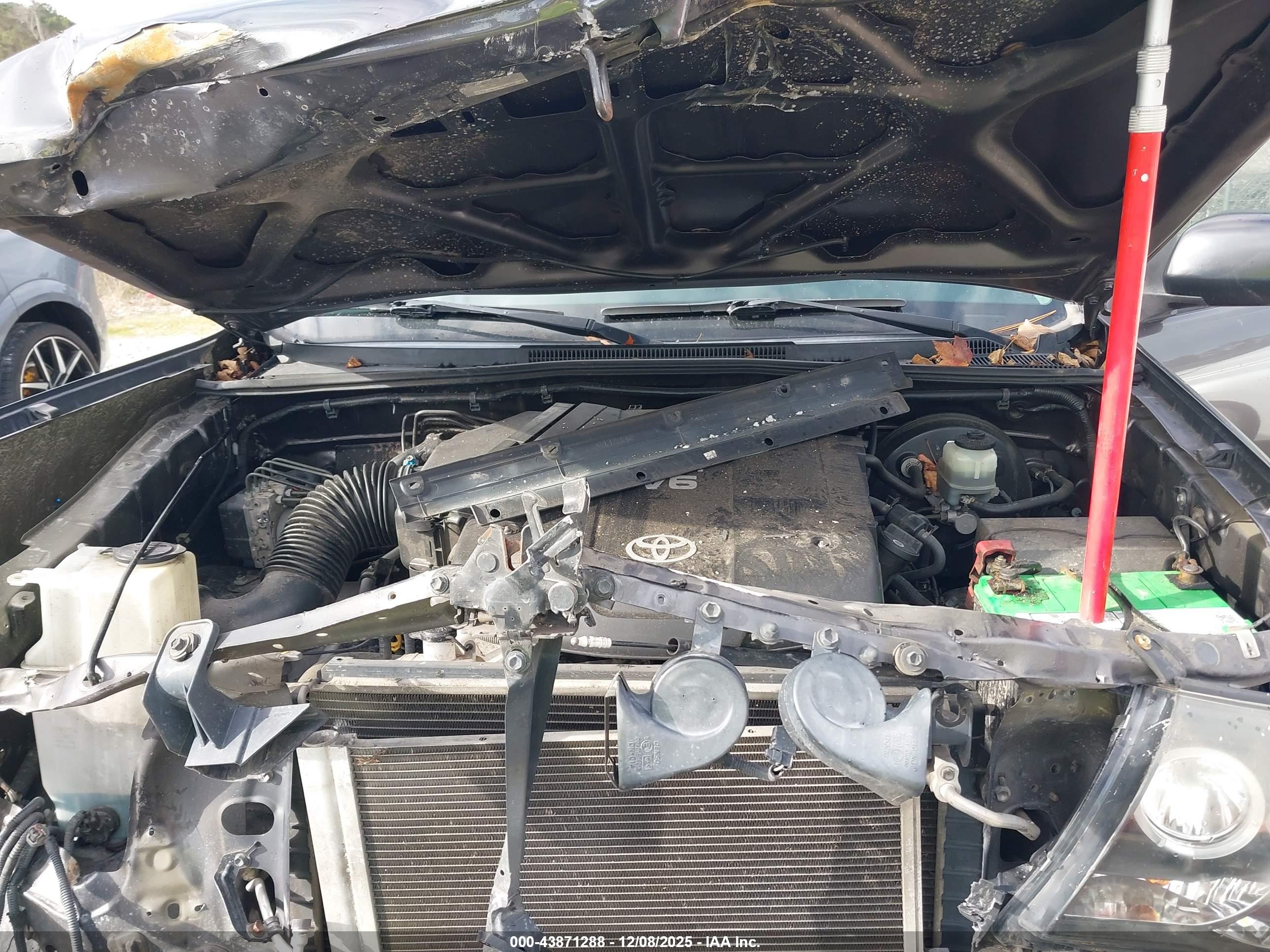 TOYOTA TACOMA image 10