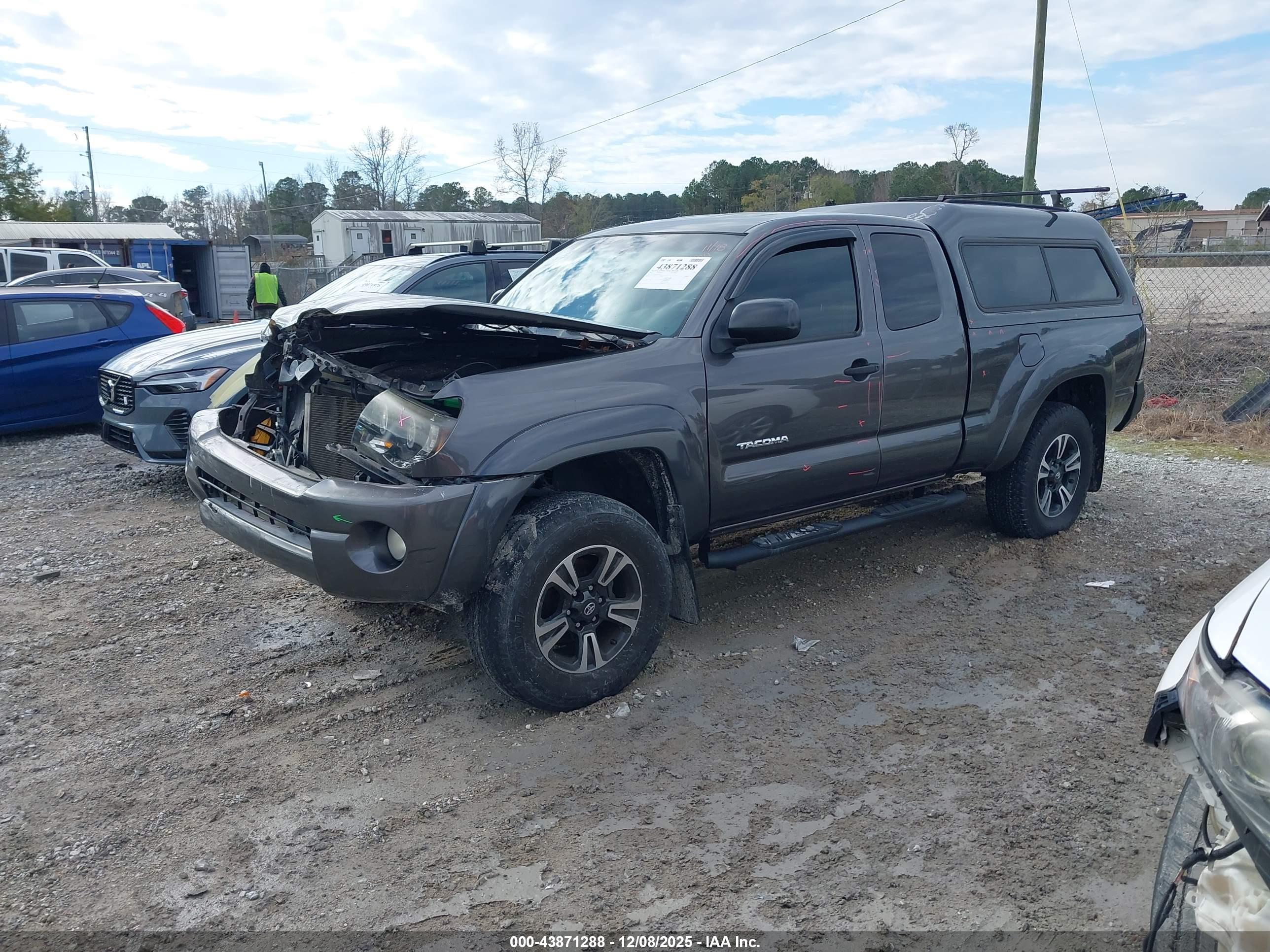 TOYOTA TACOMA image 2