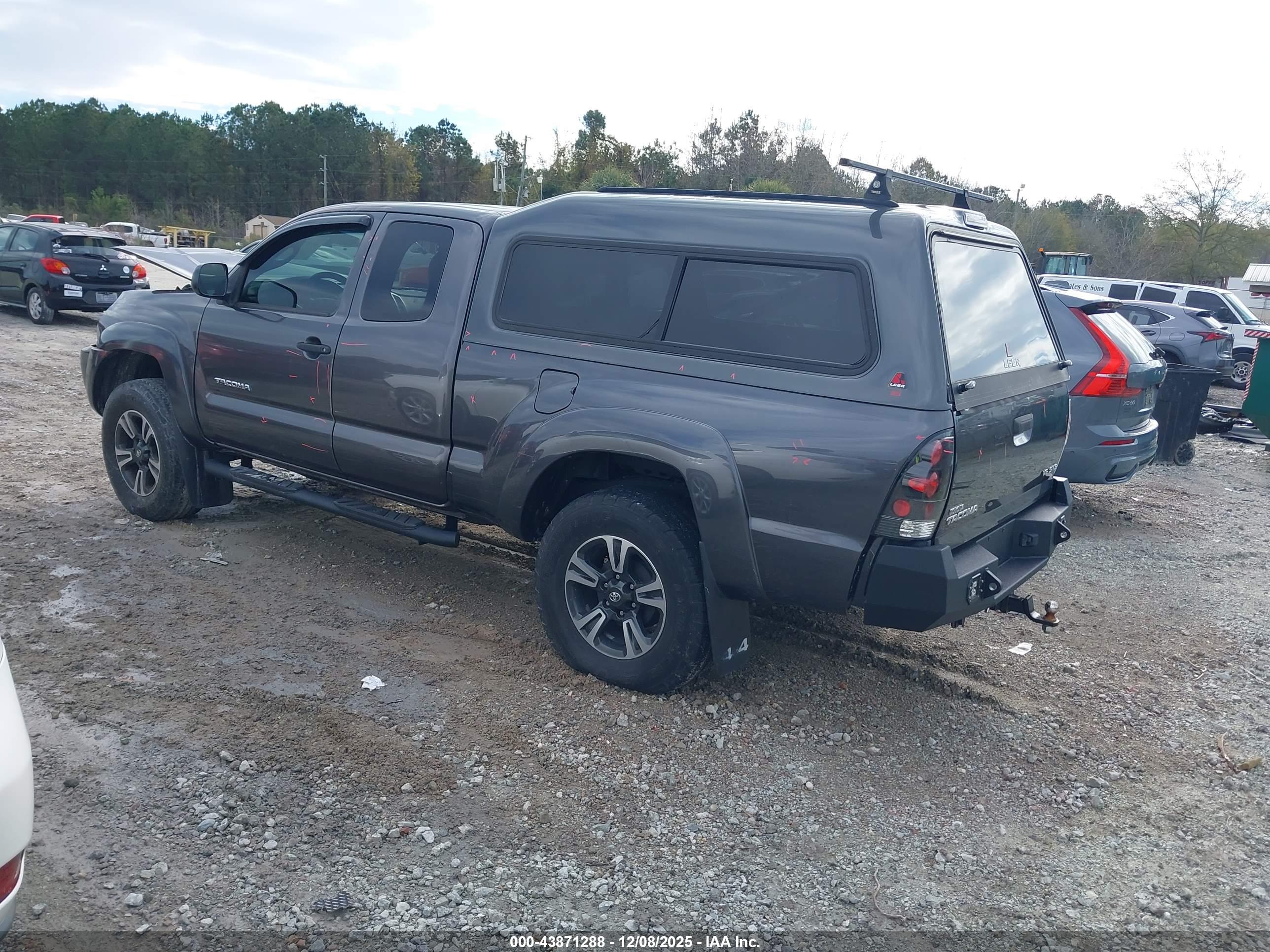 TOYOTA TACOMA image 3