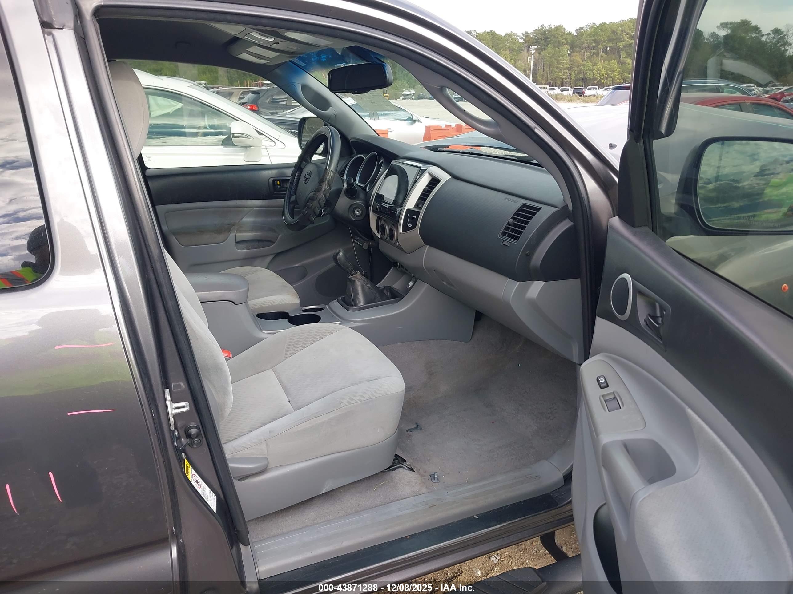 TOYOTA TACOMA image 5