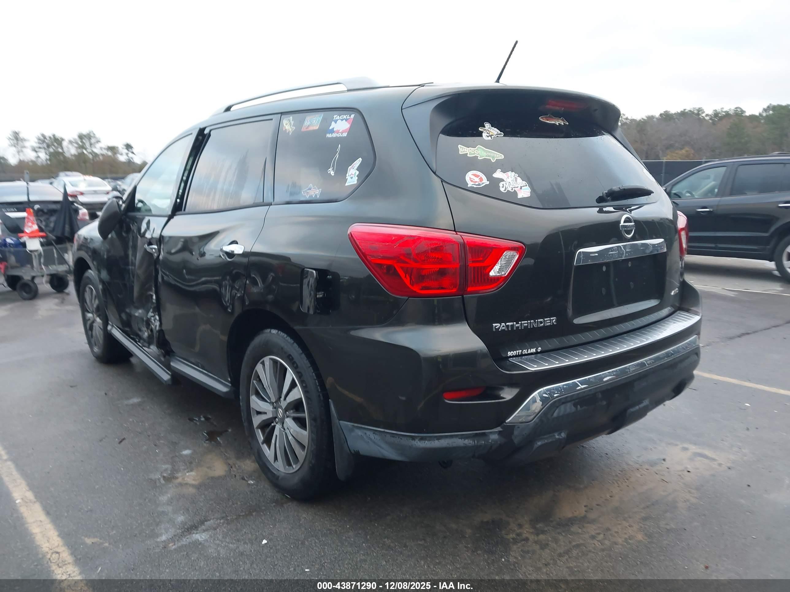 NISSAN PATHFINDER image 3