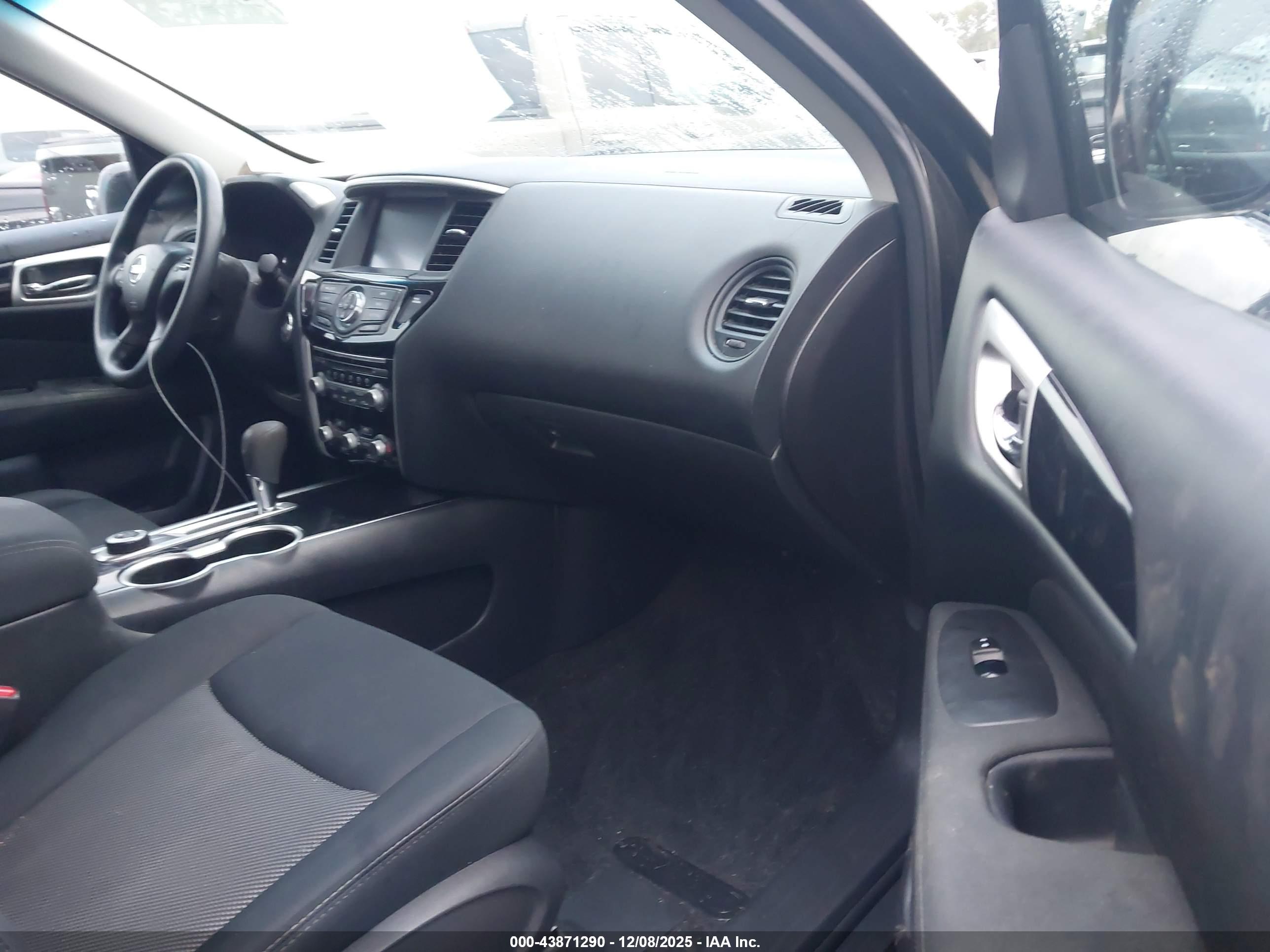 NISSAN PATHFINDER image 5