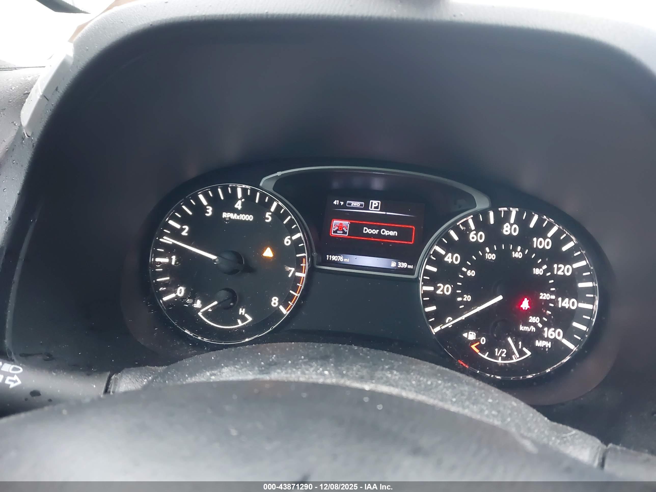 NISSAN PATHFINDER image 7