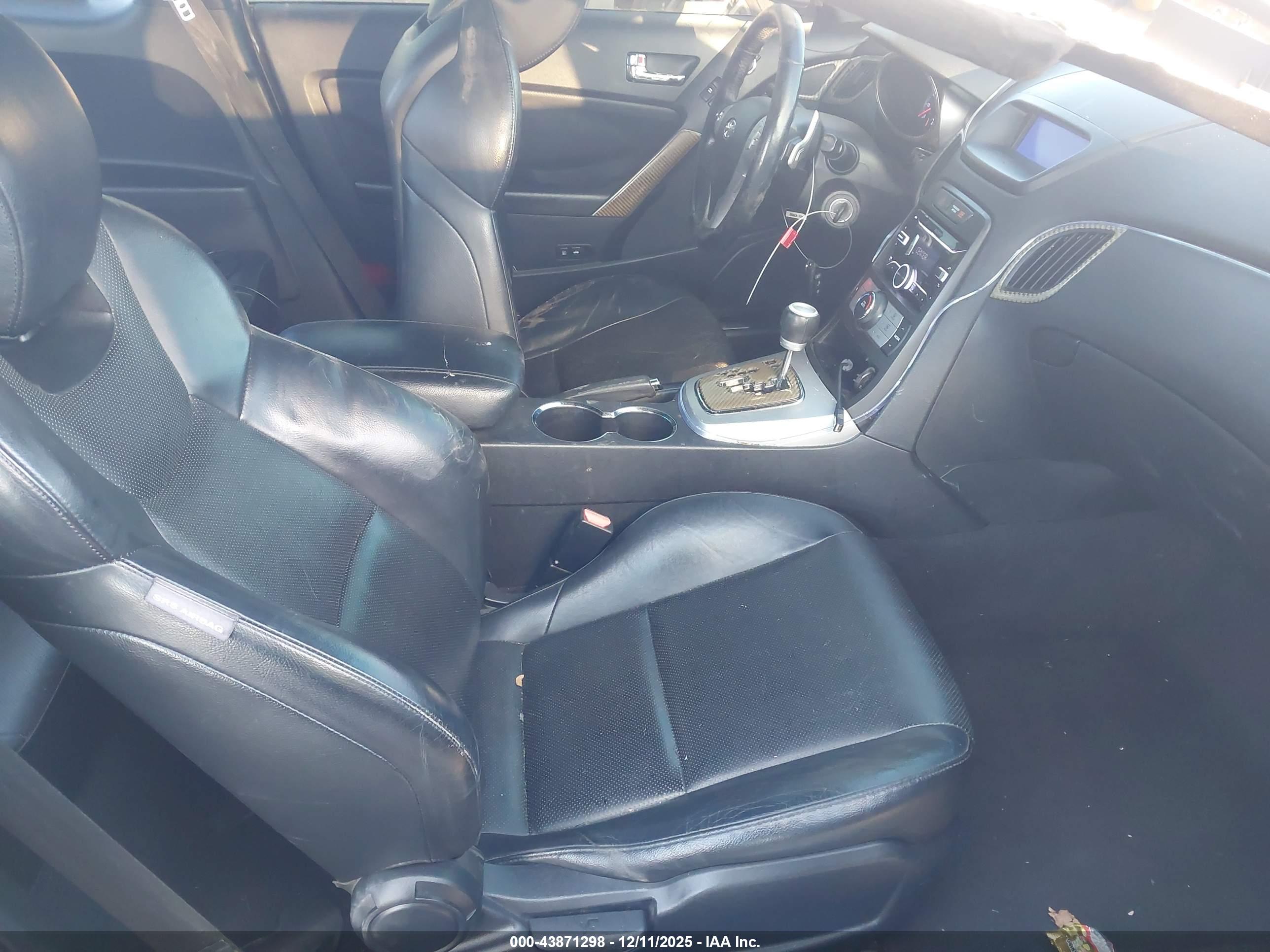 HYUNDAI GENESIS image 5