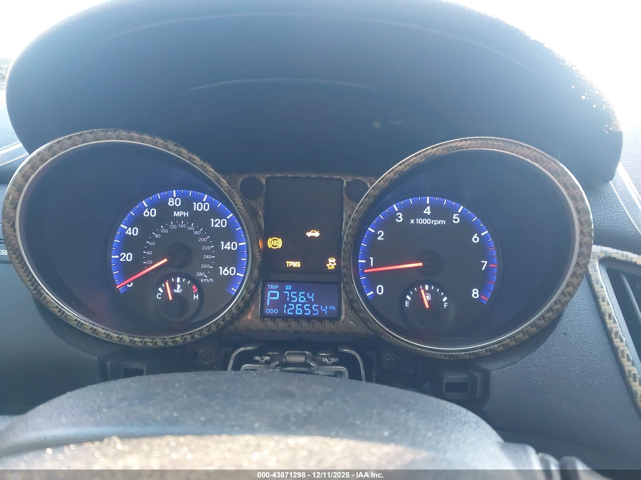 HYUNDAI GENESIS image 7