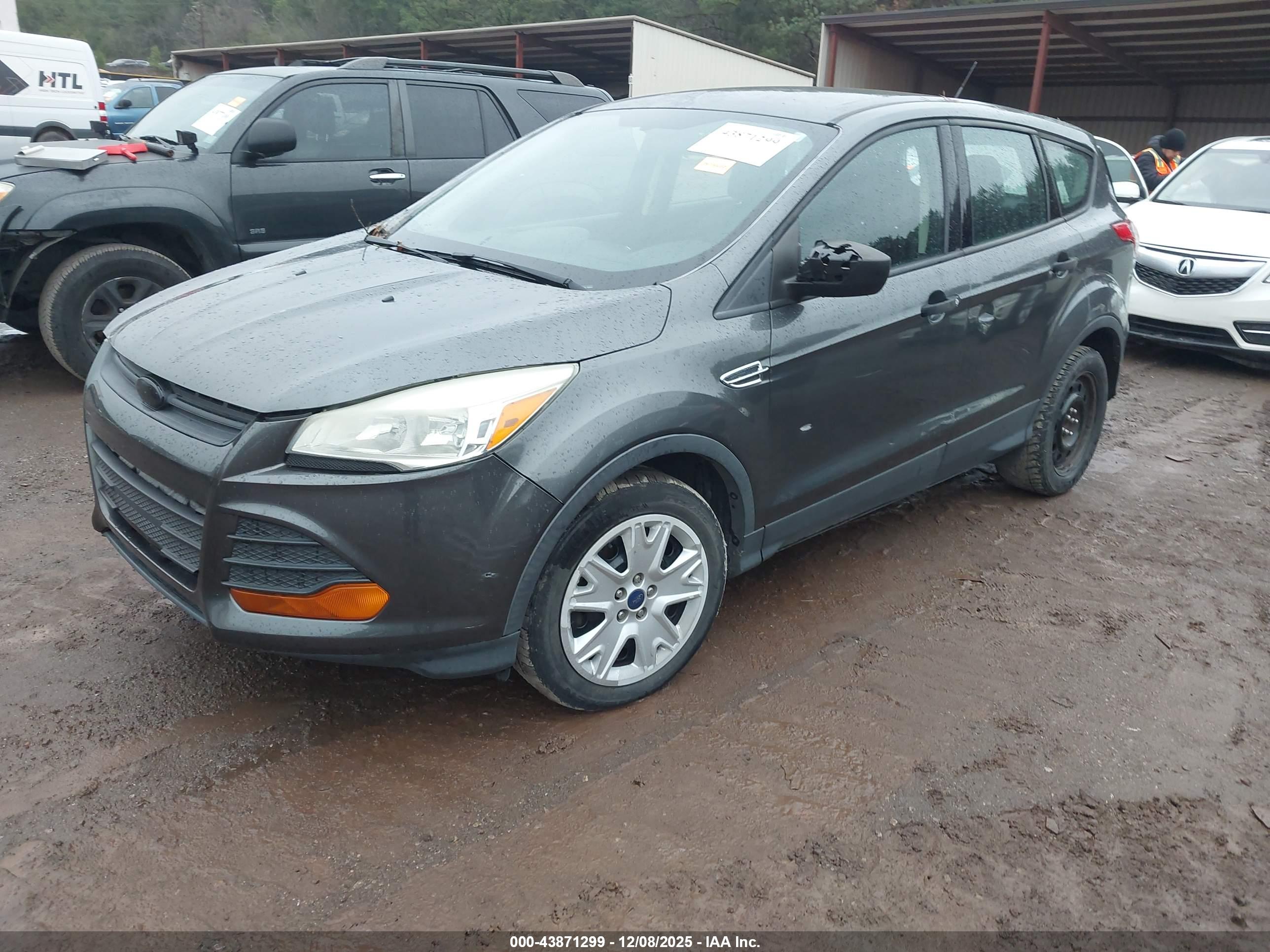 FORD ESCAPE image 2