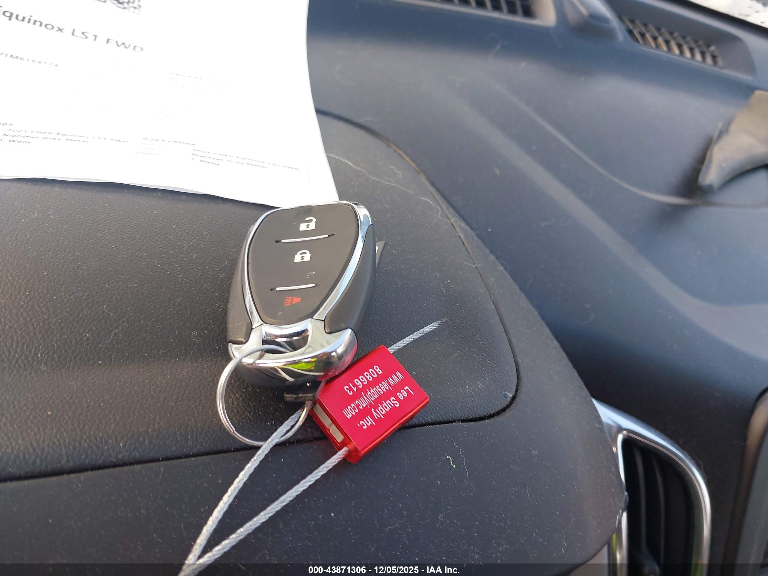 CHEVROLET EQUINOX image 11