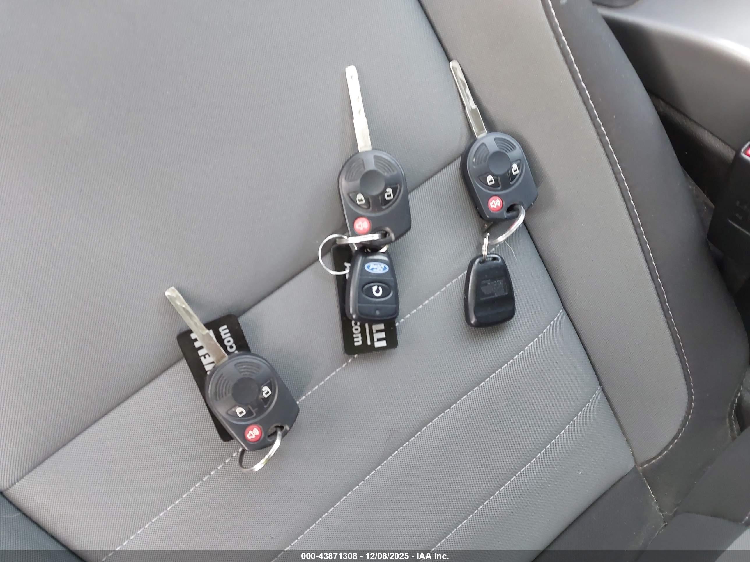 FORD ESCAPE image 11
