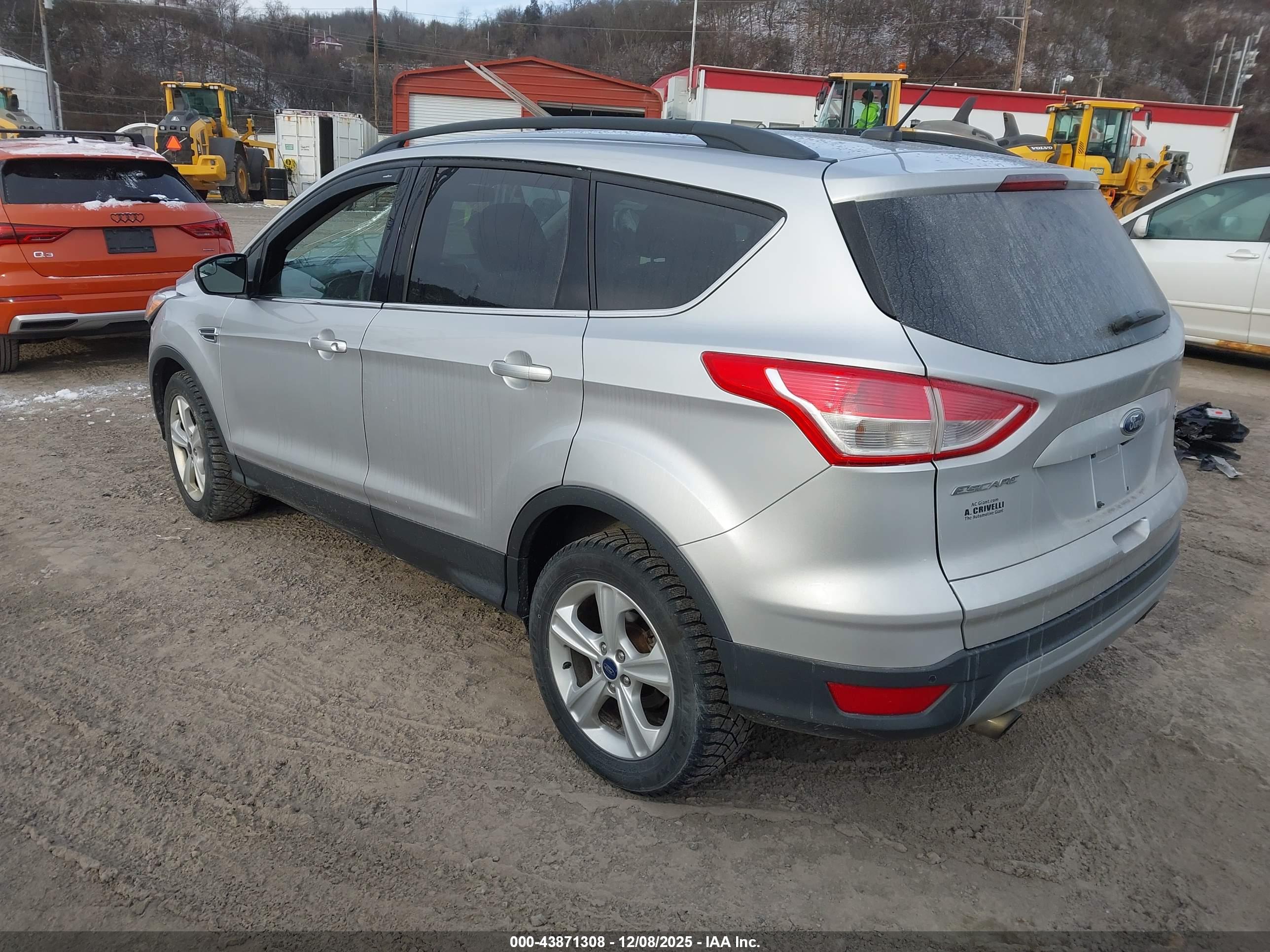 FORD ESCAPE image 3