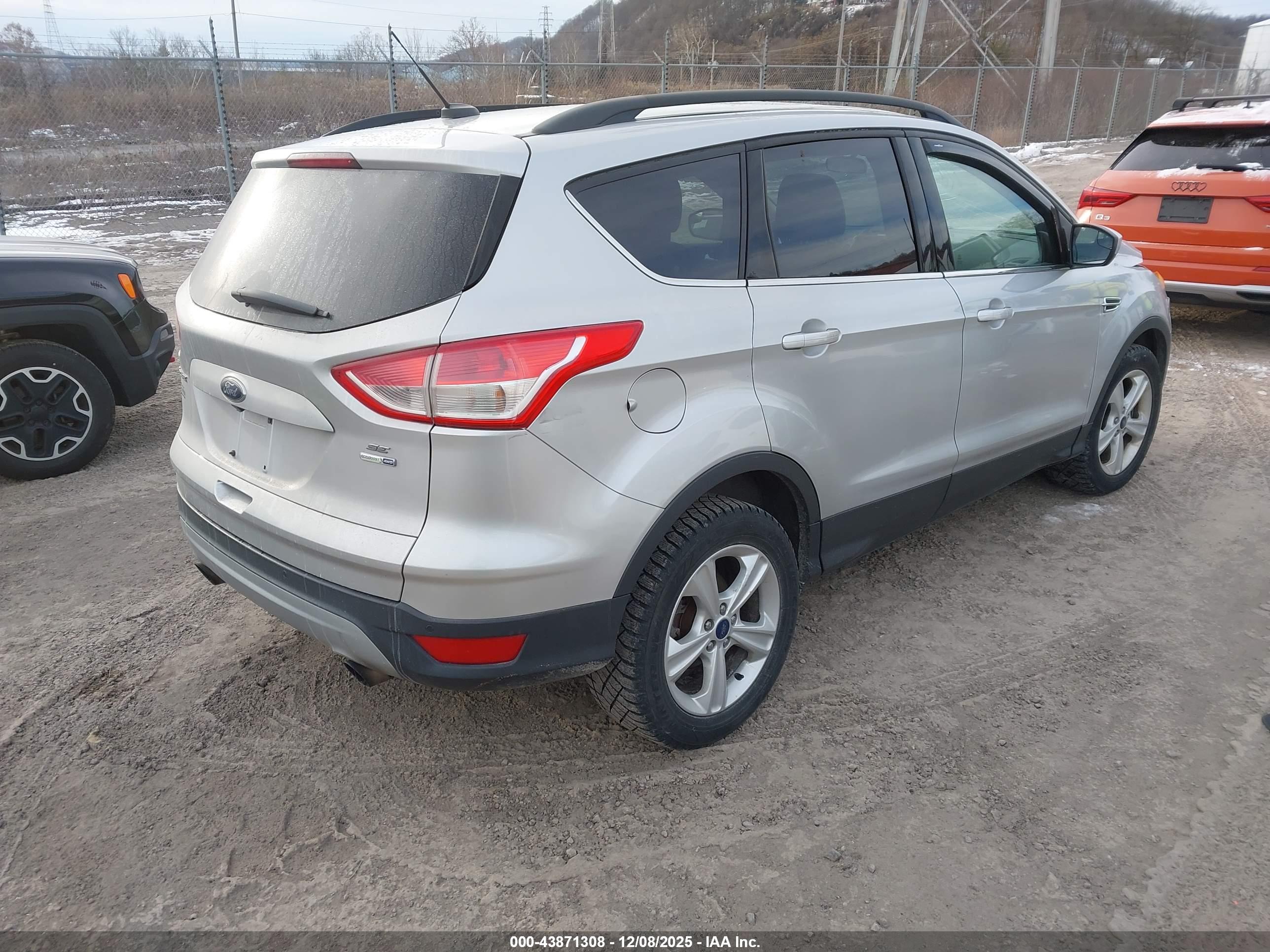 FORD ESCAPE image 4