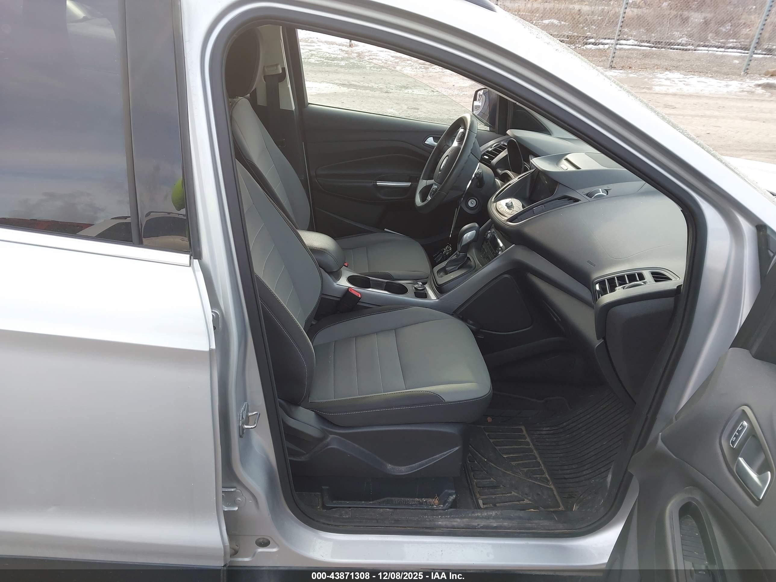 FORD ESCAPE image 5