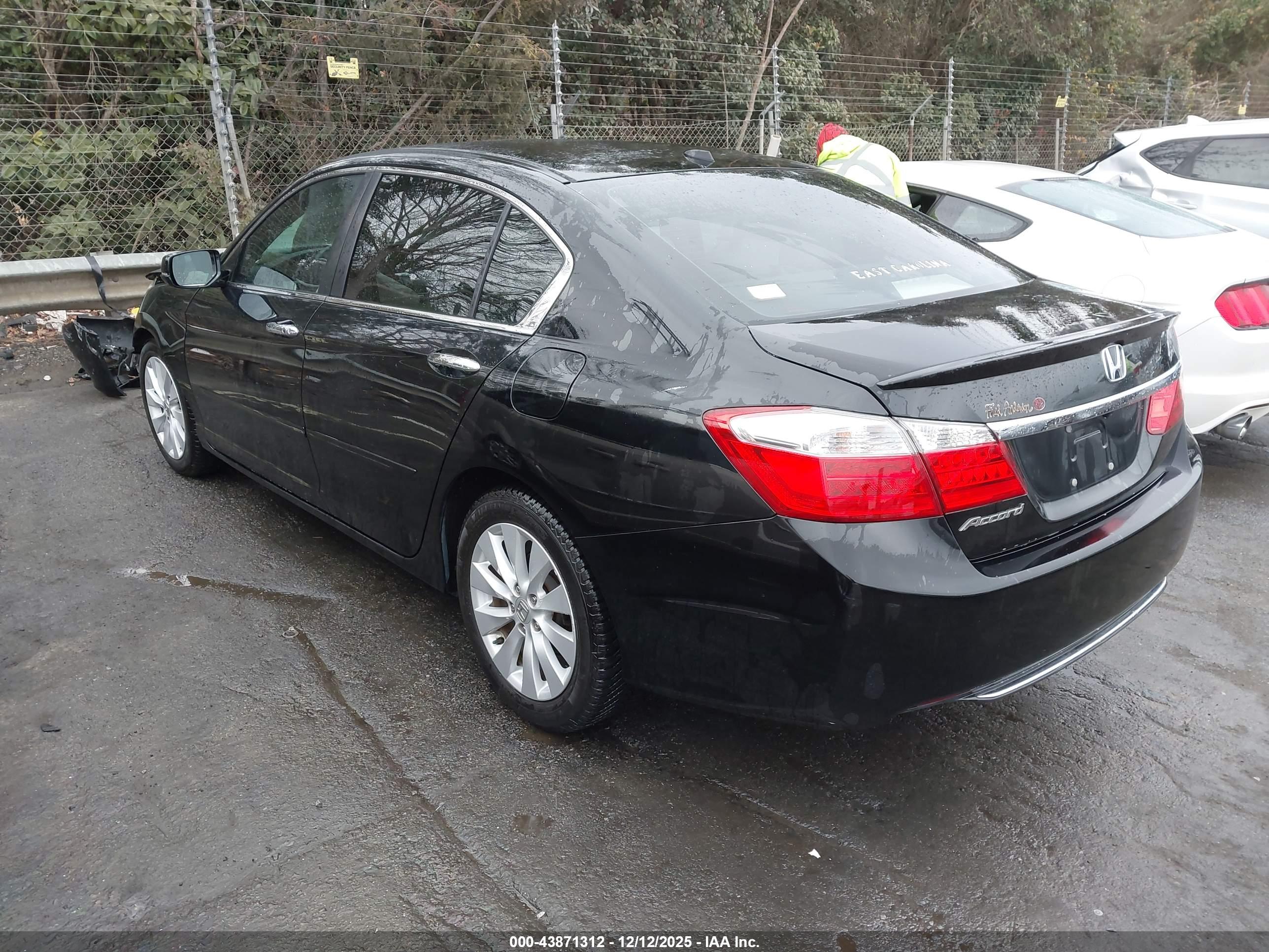 HONDA ACCORD image 3