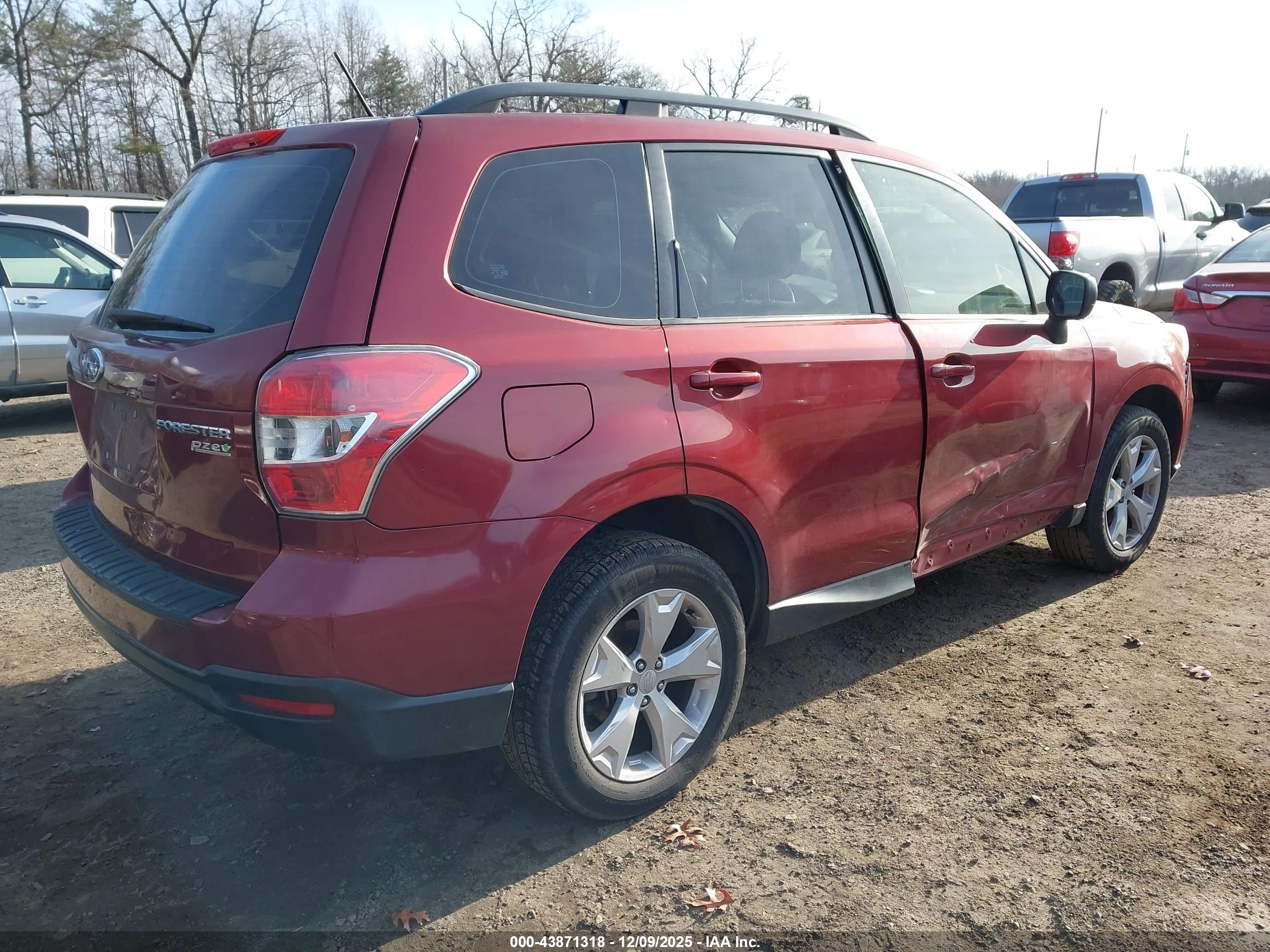 SUBARU FORESTER image 4