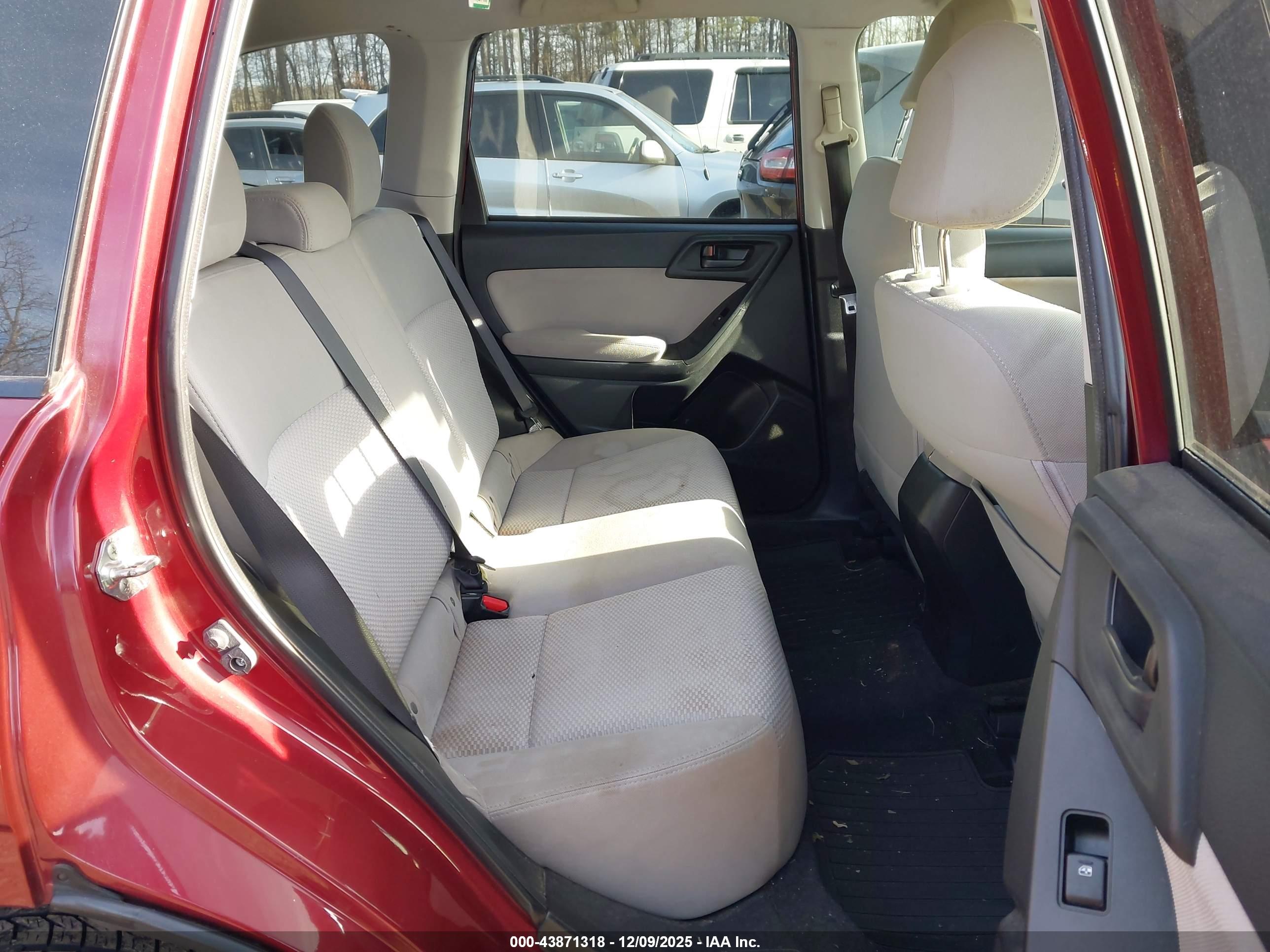 SUBARU FORESTER image 8